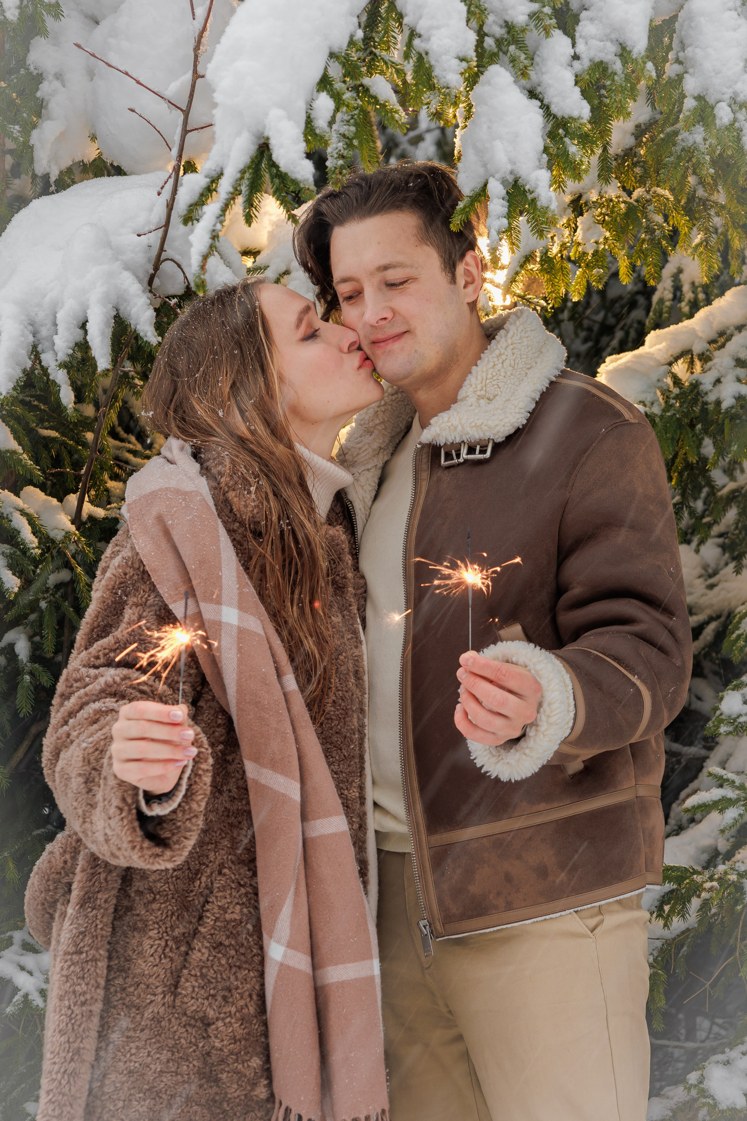 Александра и Александр. Зимняя фотоистория любви в парке. Портретный фотограф Панферова Регина г. Санкт-Петербург, г. Казань