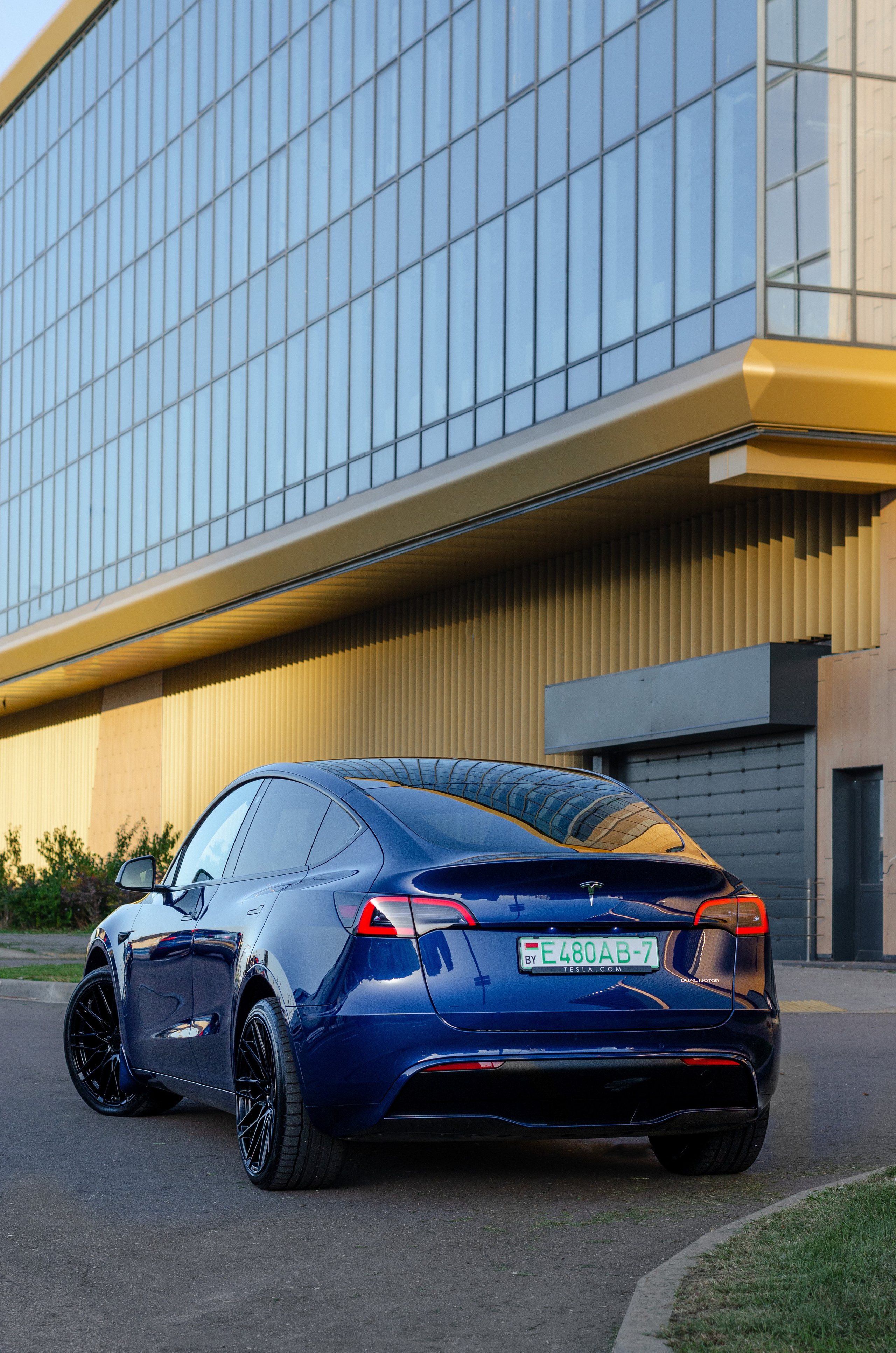 Tesla. Автомобильный и интерьерный фотограф в Минске Александр Тагаев