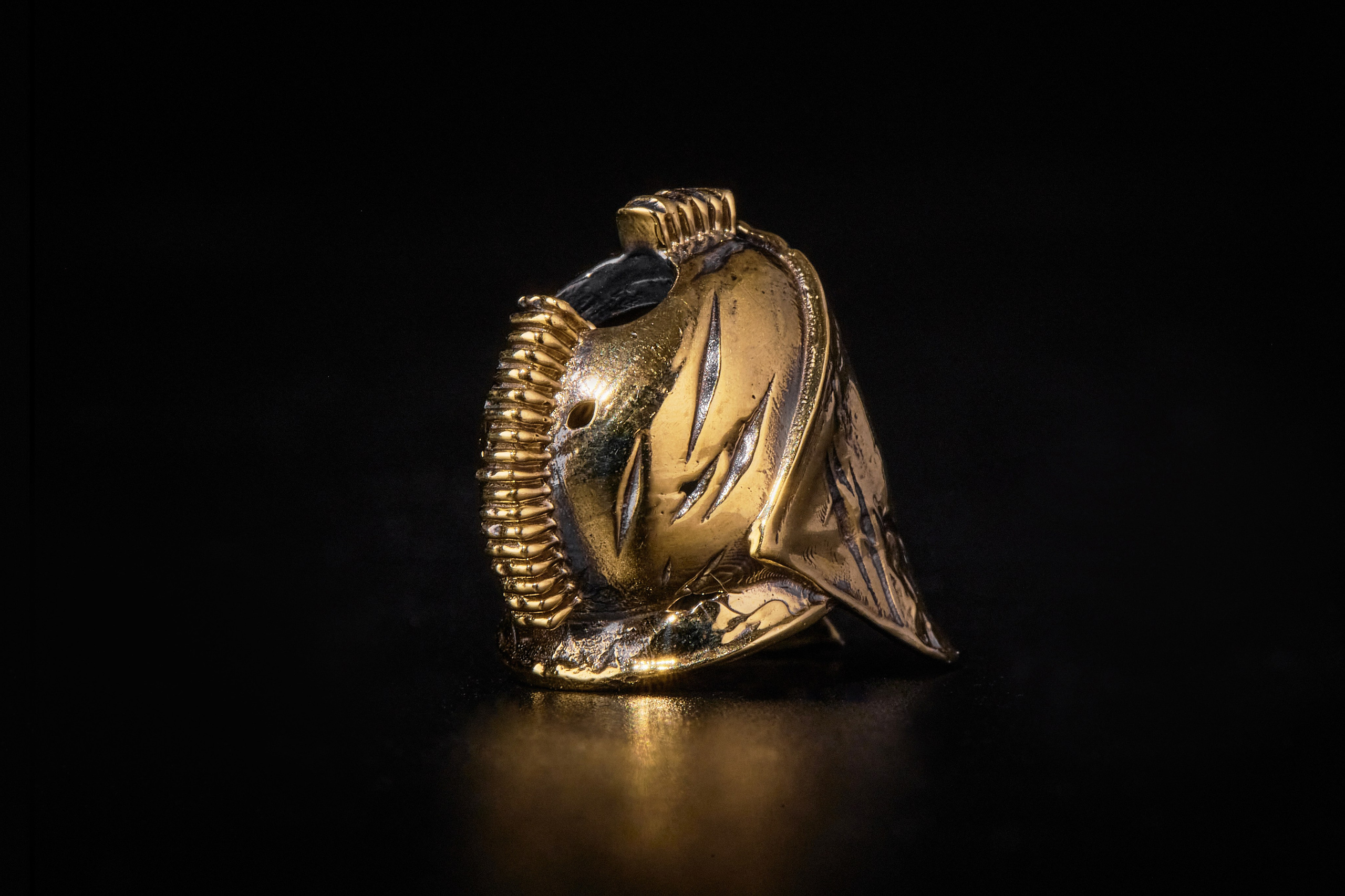 Мужская бижутерия на чёрном фоне. Фотограф Яковлев Роман — Красноярск