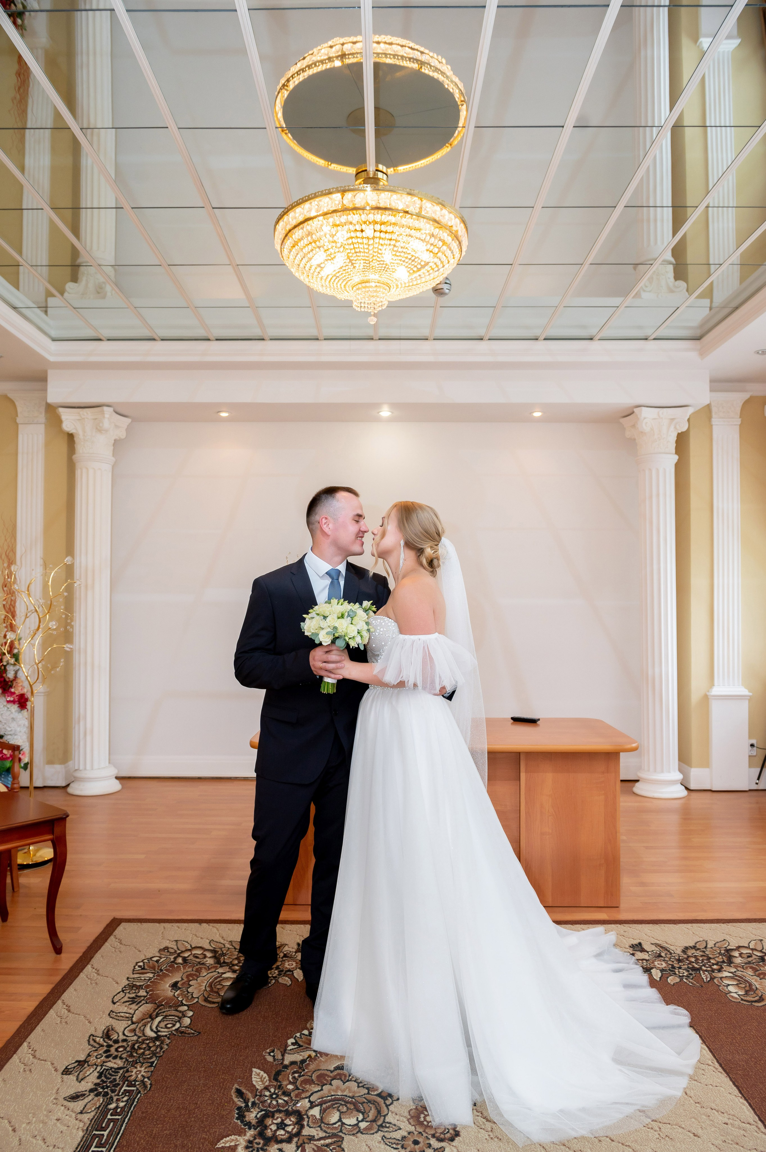 Ксения и Владислав (фотосессия в ЗАГСе и парке города Кингисеппа). Портретный, семейный и свадебный фотограф в Санкт-Петербурге и в Пушкине Ширяев Денис