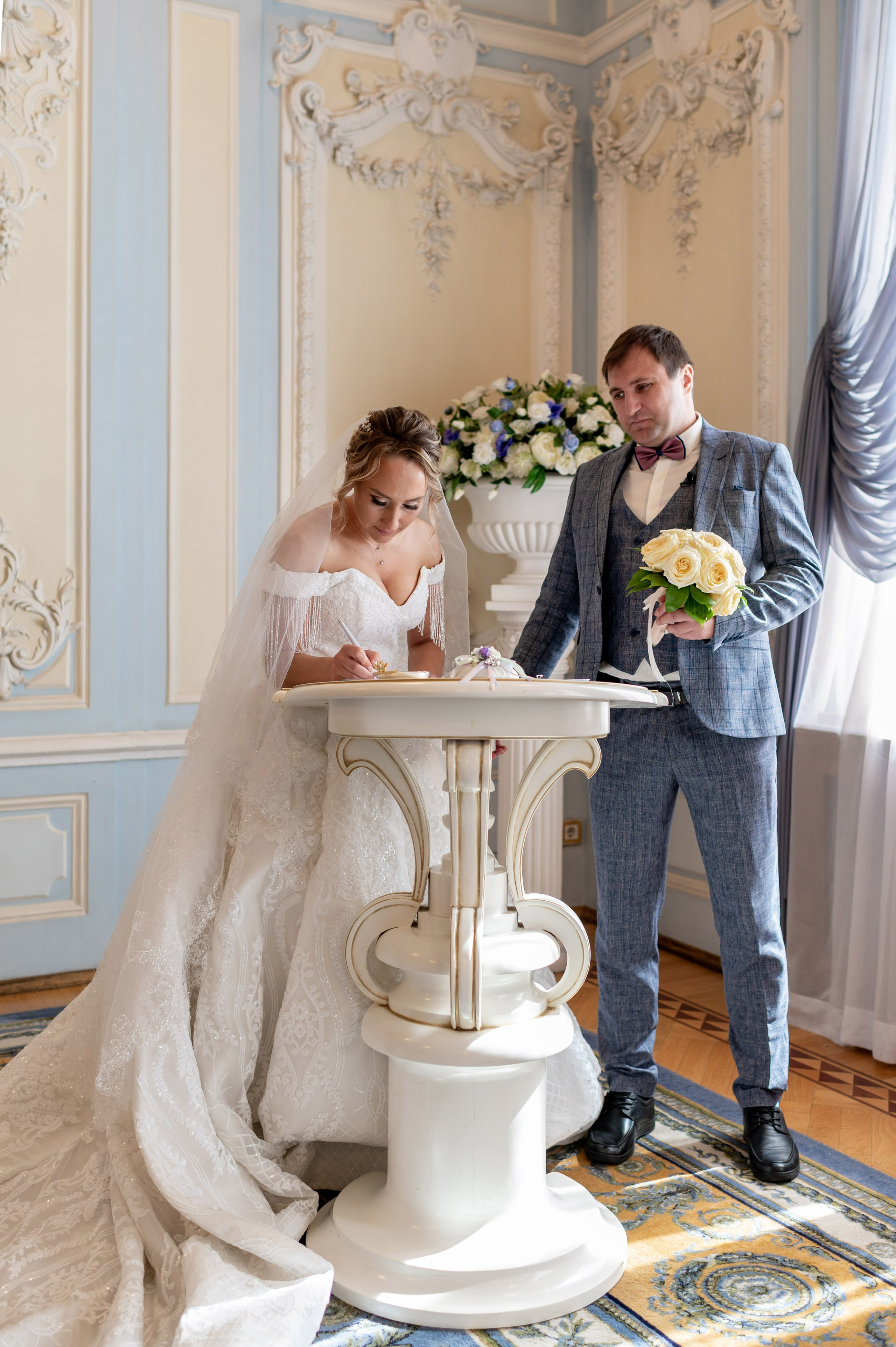 Анастасия и Игорь (фотосессия во Втором Дворце Бракосочетания, Польский сад, здание городской Ратуши). Портретный, семейный и свадебный фотограф в Санкт-Петербурге и в Пушкине Ширяев Денис