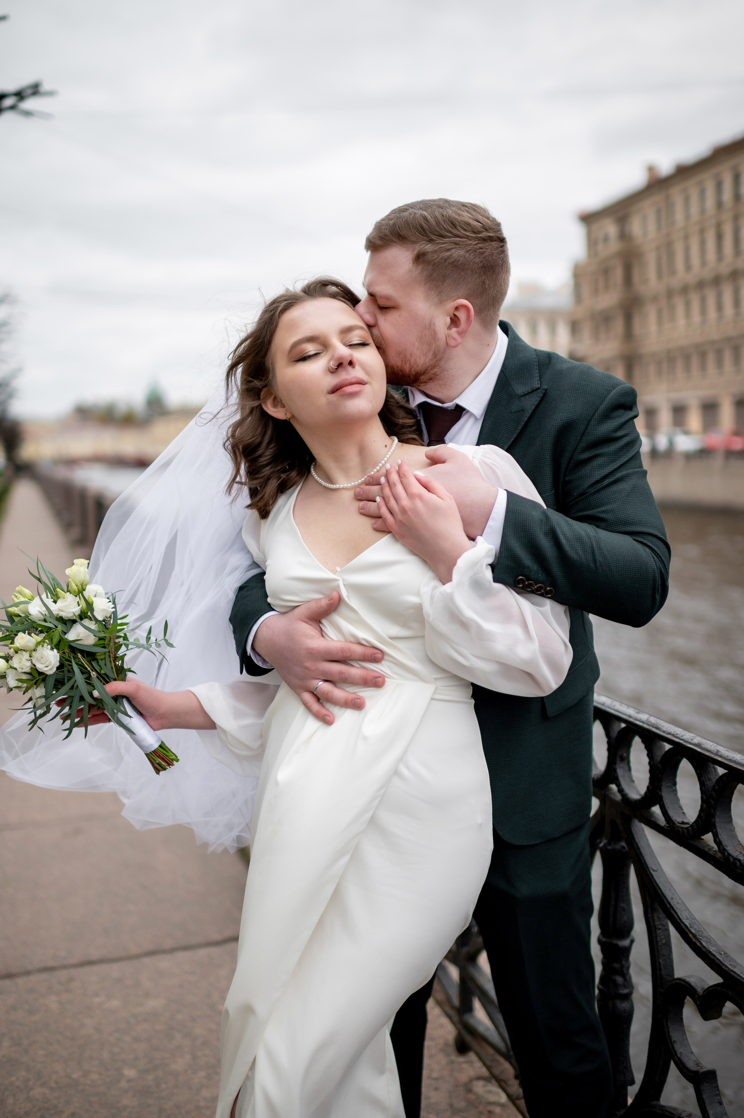 Ксения и Егор (фотосессия в ЗАГСе Петроградского района, Ботаническом саду с сакурой). Портретный, семейный и свадебный фотограф в Санкт-Петербурге и в Пушкине Ширяев Денис