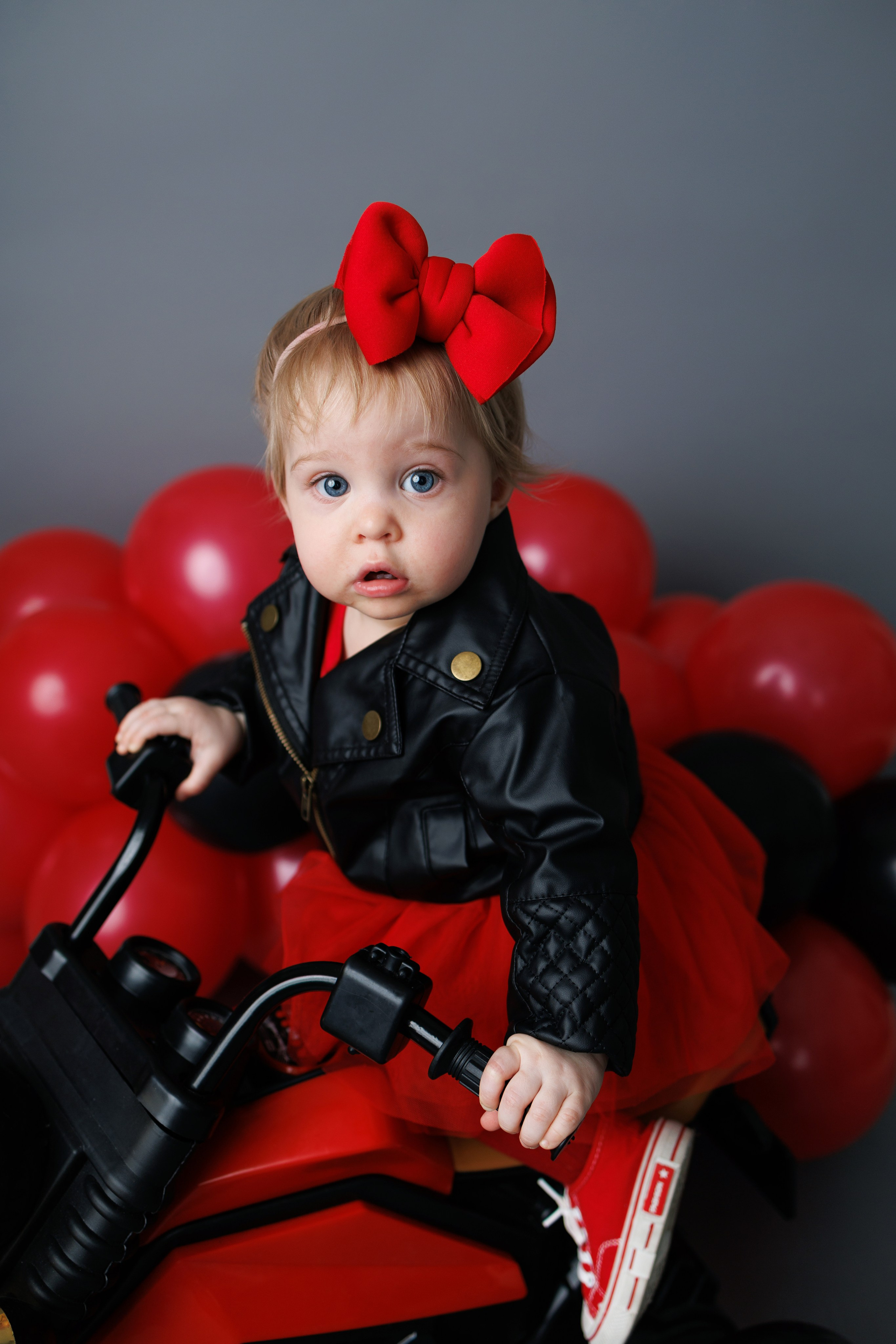 Юлечке 1 годик. Фотограф новорожденный малышей Новосибирск