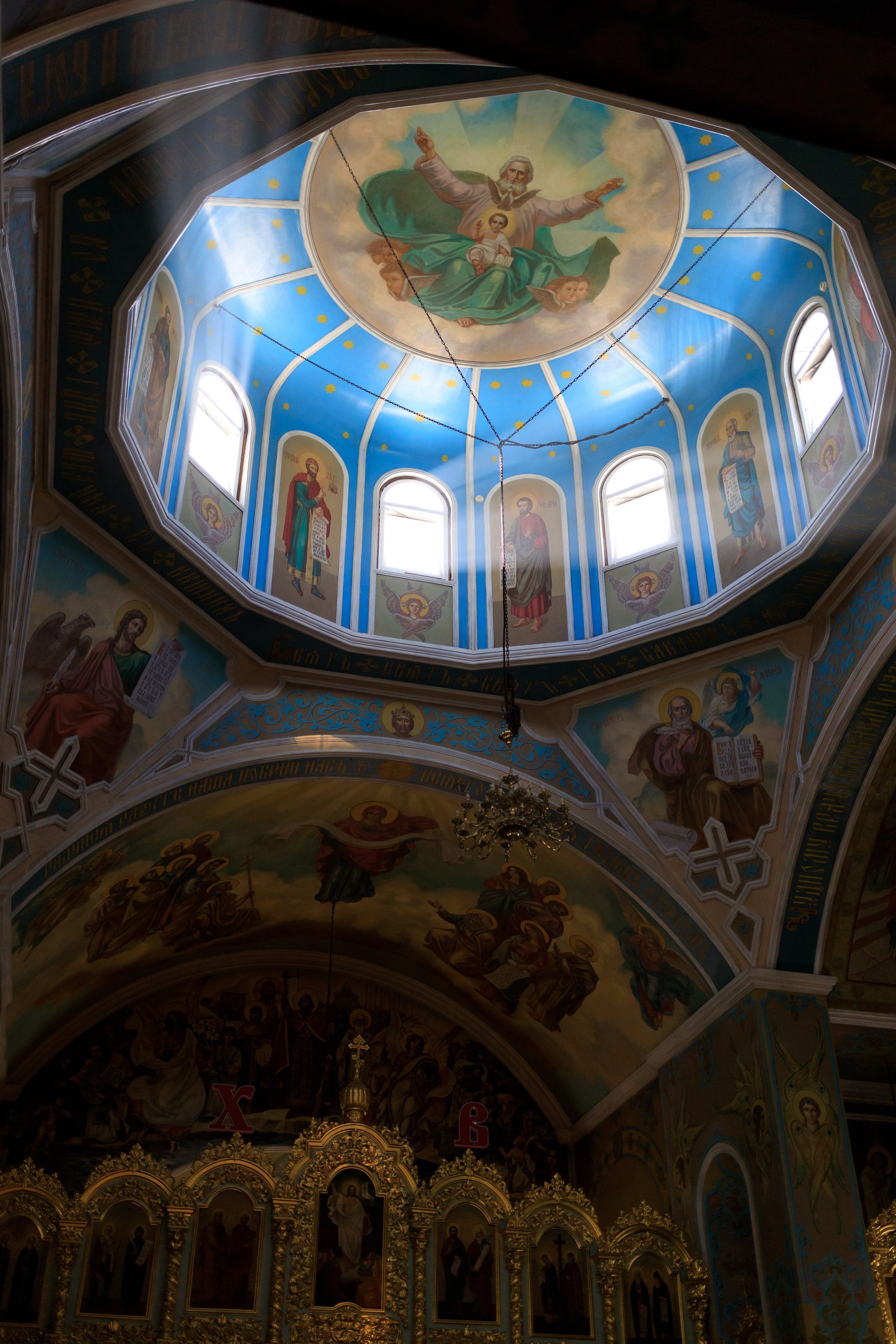 Фотосъёмка таинства крещения и крестин в городах Я фотограф снимающий венчания в городах Минеральные Воды, Пятигорск, Кисловодск, Ессентуки,. Репортажный и свадебный фотограф Пятигорск и КМВ