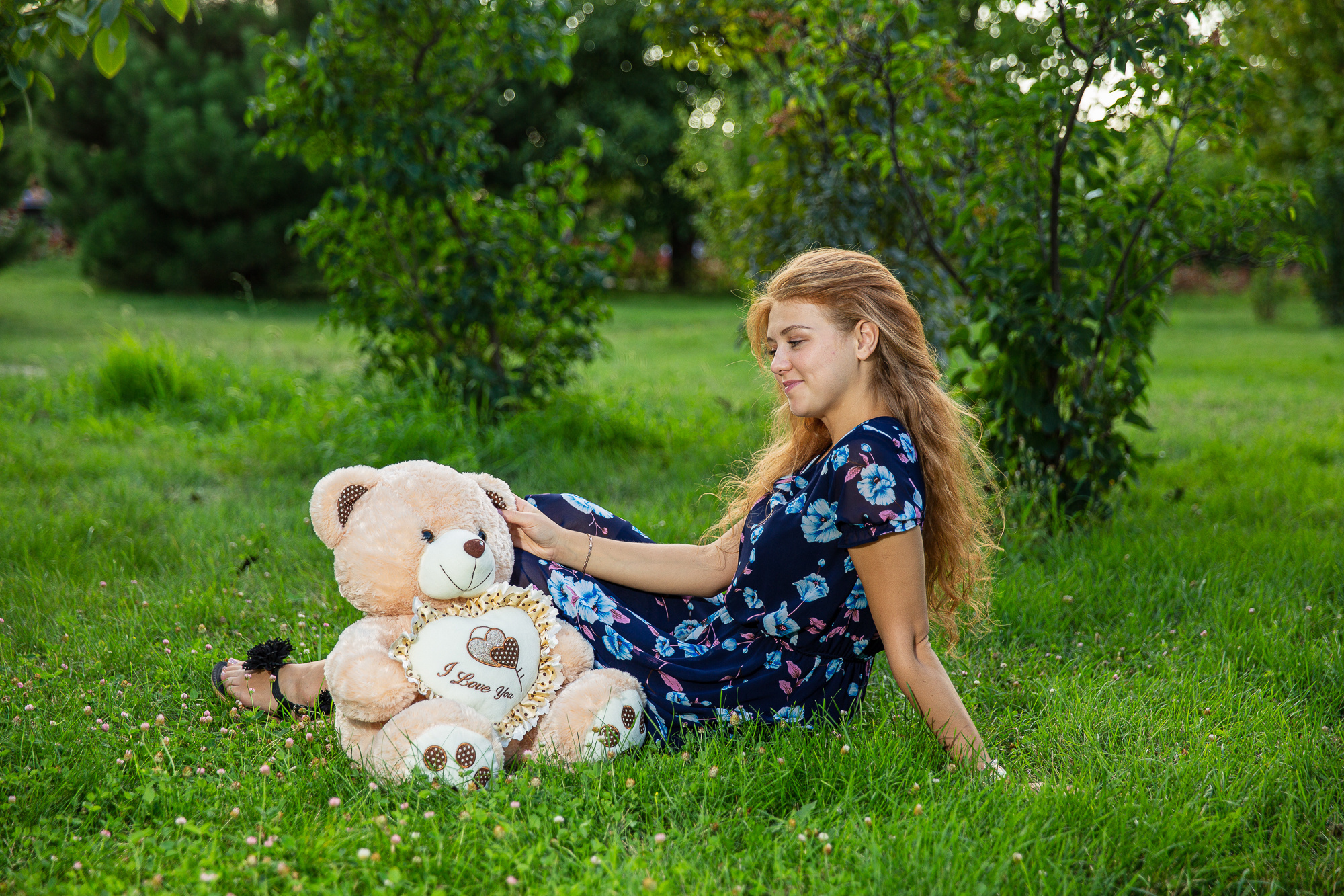 Семейная фотосессия в парке. Профессиональная фотосъёмка интерьеров, предметная фотосессия еды для меню г. Анапа