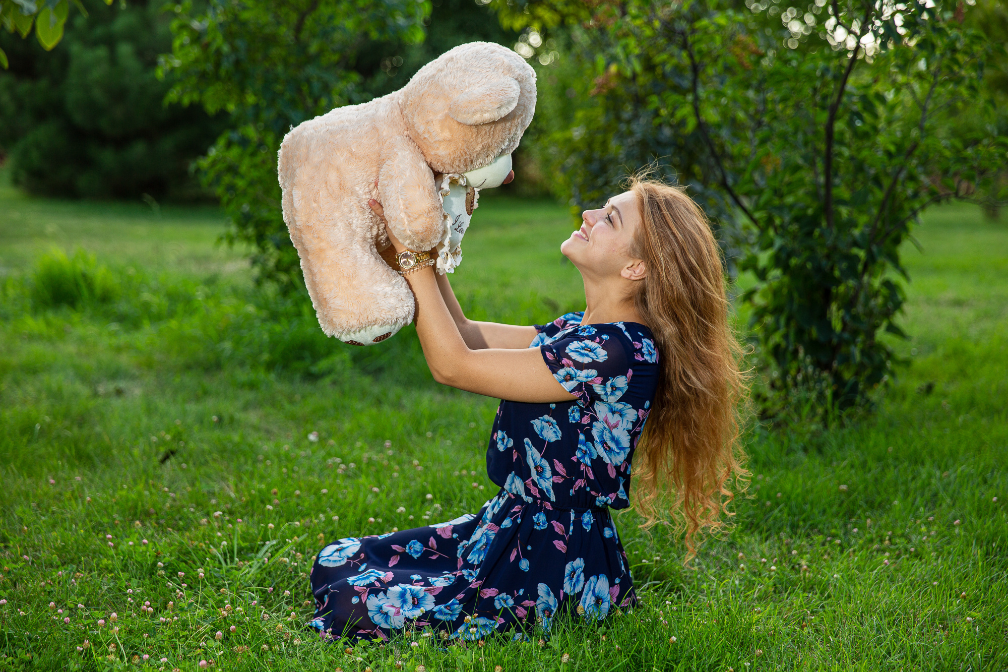 Семейная фотосессия в парке. Профессиональная фотосъёмка интерьеров, предметная фотосессия еды для меню г. Анапа