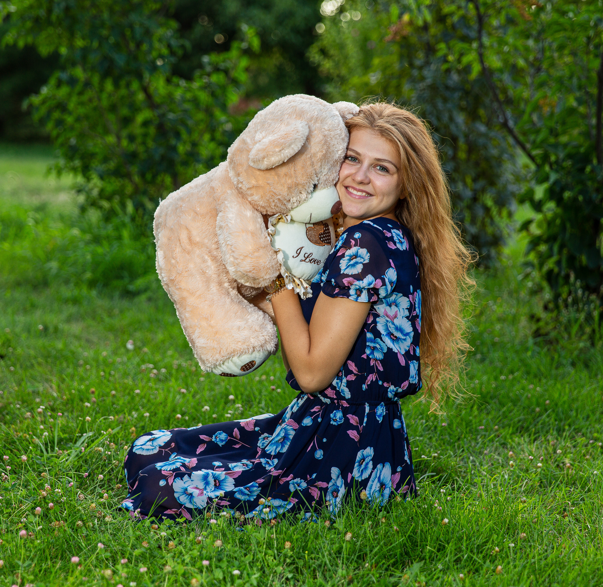 Семейная фотосессия в парке. Профессиональная фотосъёмка интерьеров, предметная фотосессия еды для меню г. Анапа