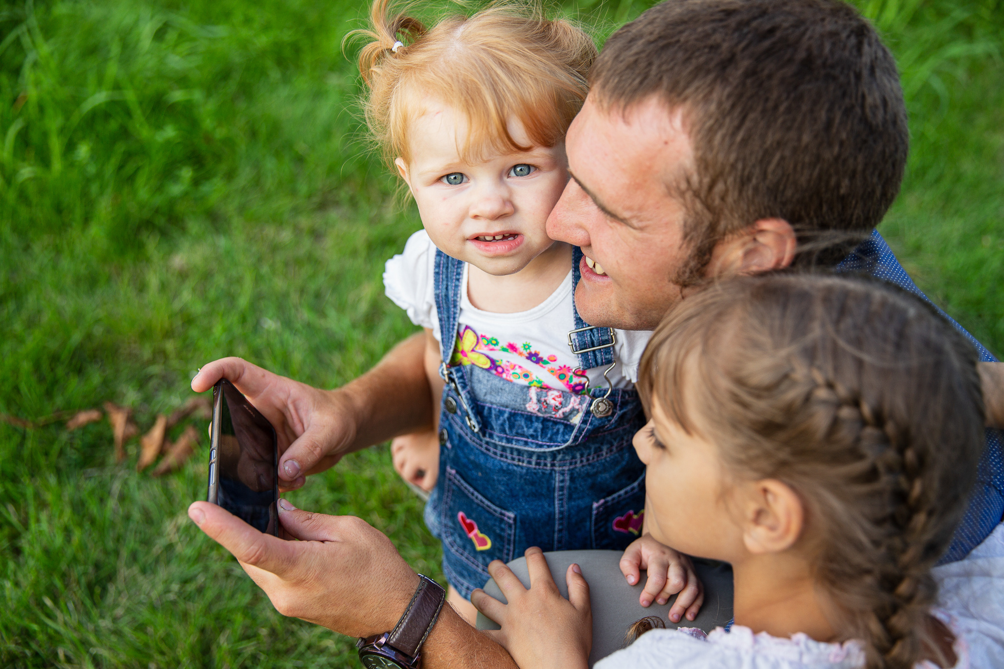 Семейная фотосессия в парке. Профессиональная фотосъёмка интерьеров, предметная фотосессия еды для меню г. Анапа