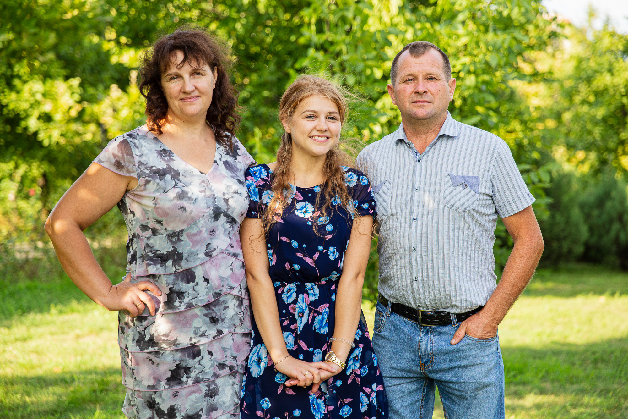 Семейная фотосессия в парке. Профессиональная фотосъёмка интерьеров, предметная фотосессия еды для меню г. Анапа