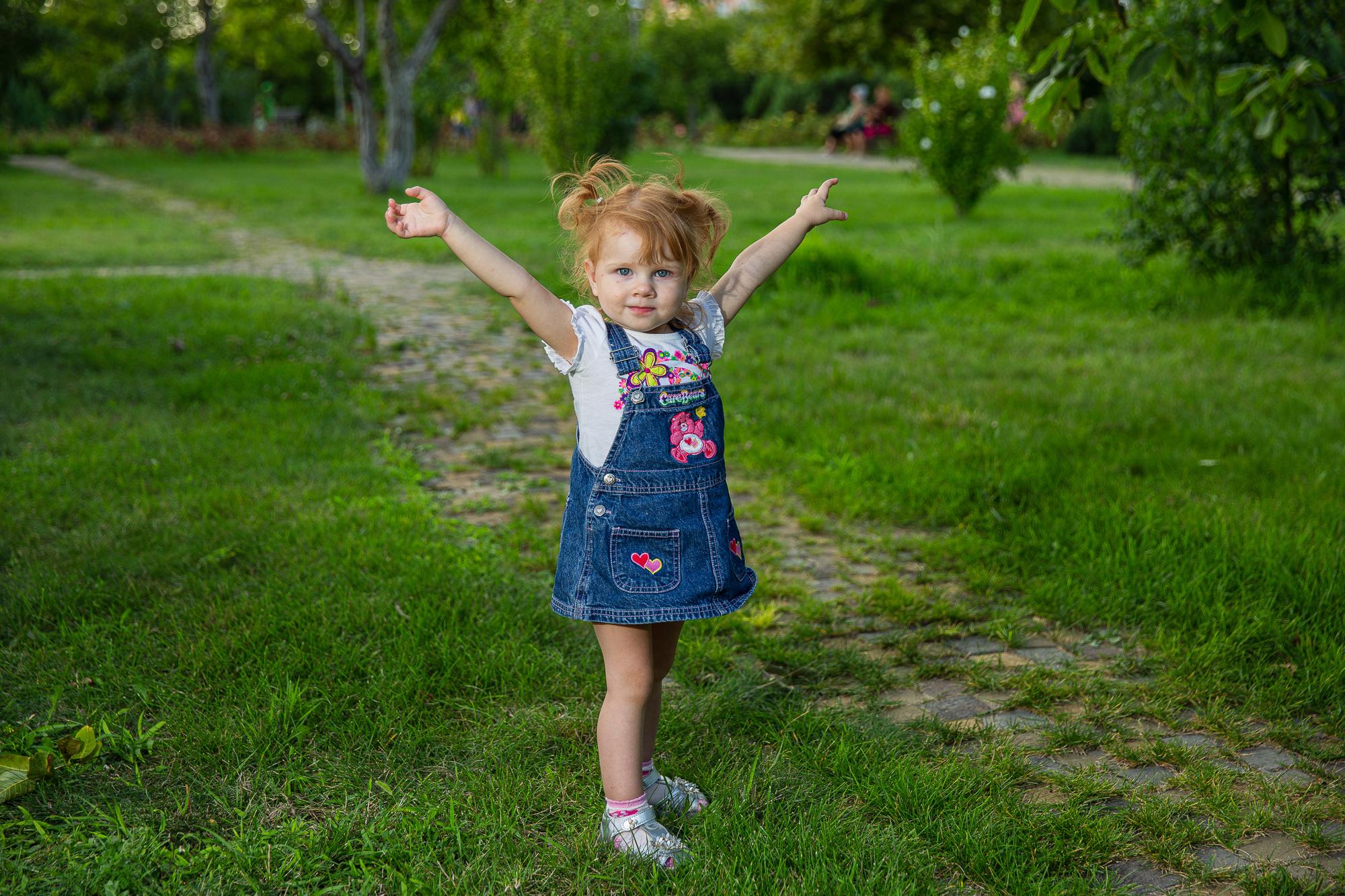 Семейная фотосессия в парке. Профессиональная фотосъёмка интерьеров, предметная фотосессия еды для меню г. Анапа