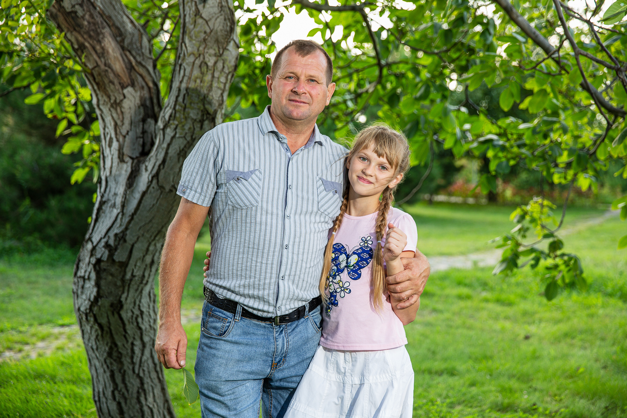 Семейная фотосессия в парке. Профессиональная фотосъёмка интерьеров, предметная фотосессия еды для меню г. Анапа