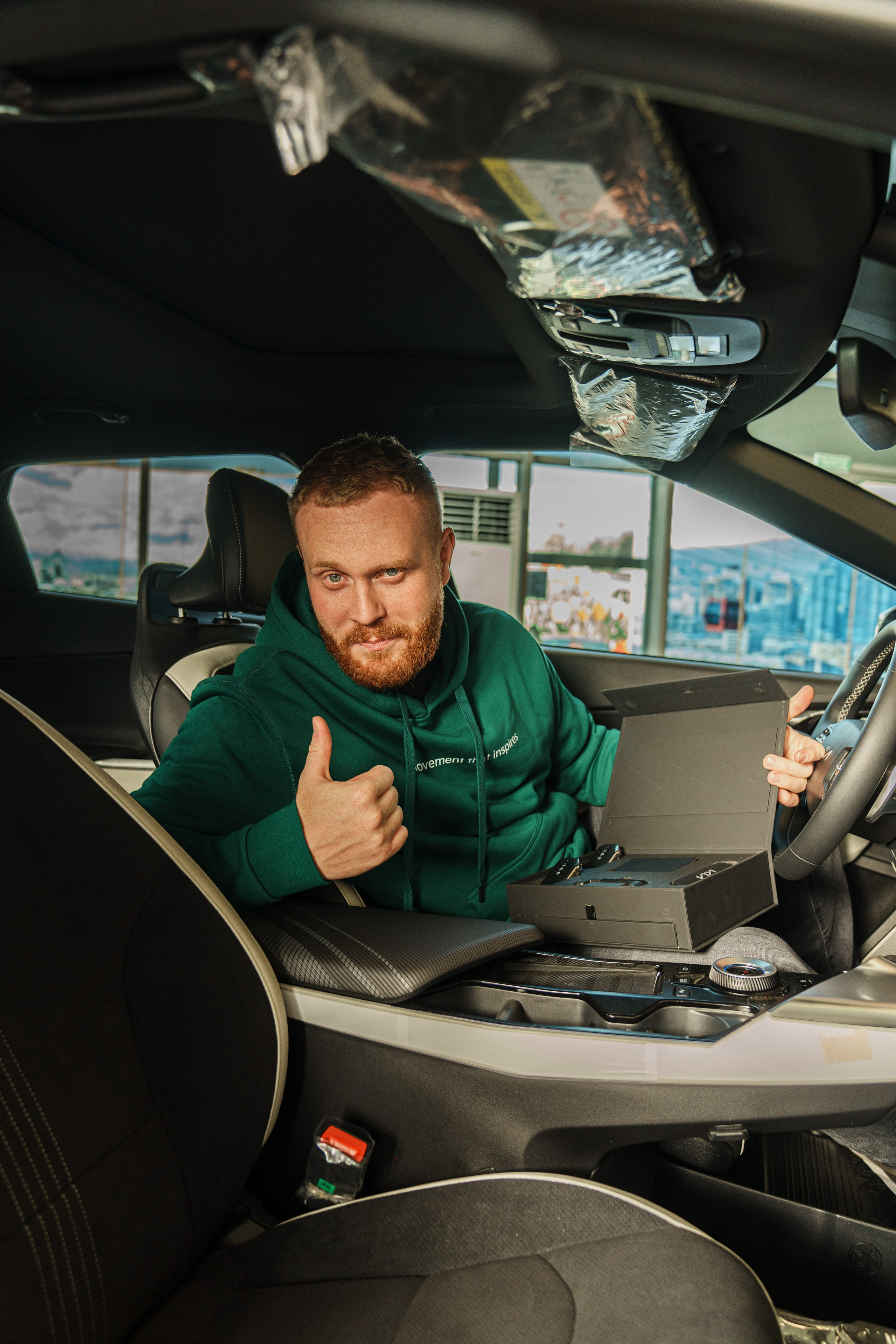 Kia EV6 Вручение Евгений Чебаткову. Фотограф TAULAN_1