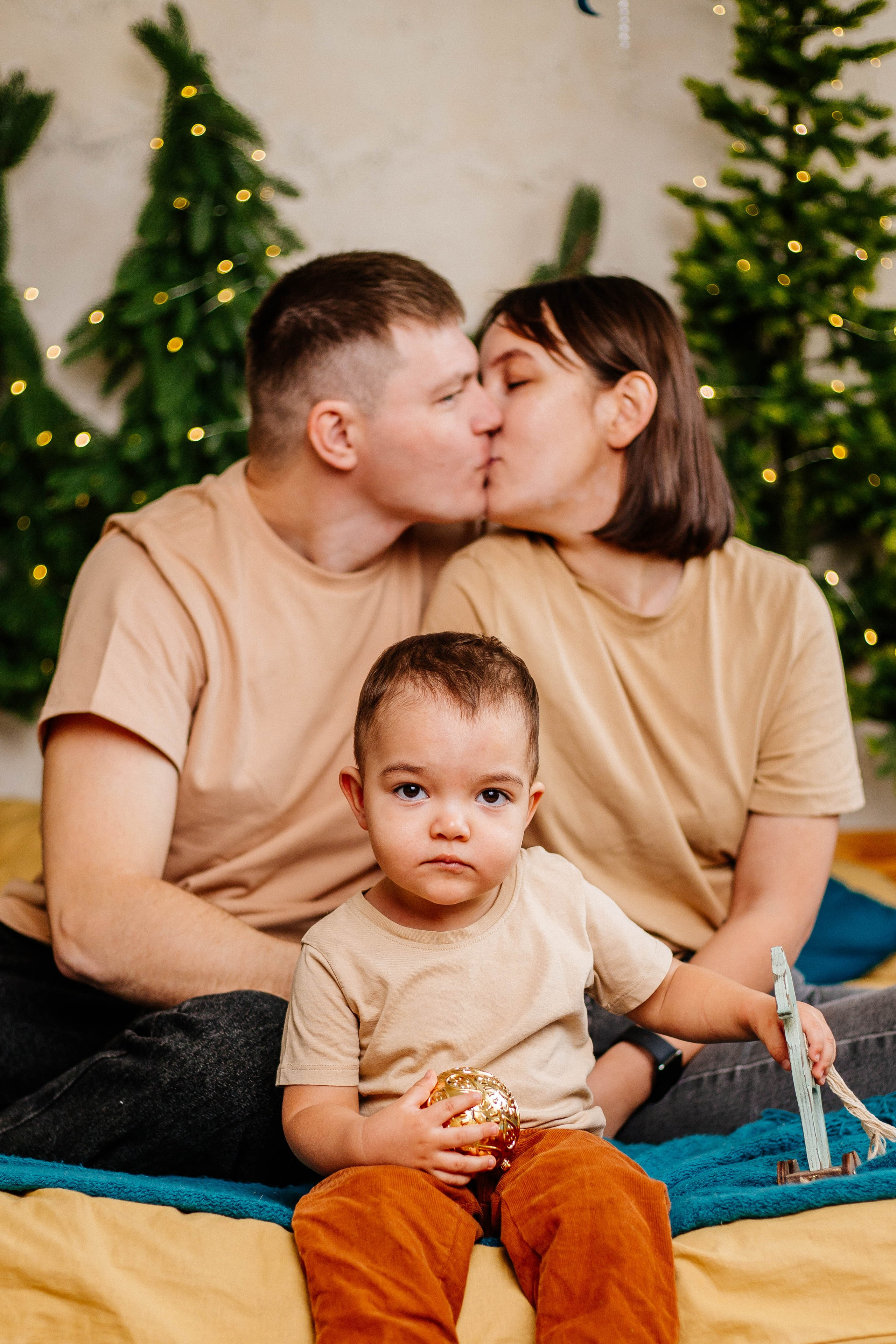 Лев с семьей. Рыжова Тамара