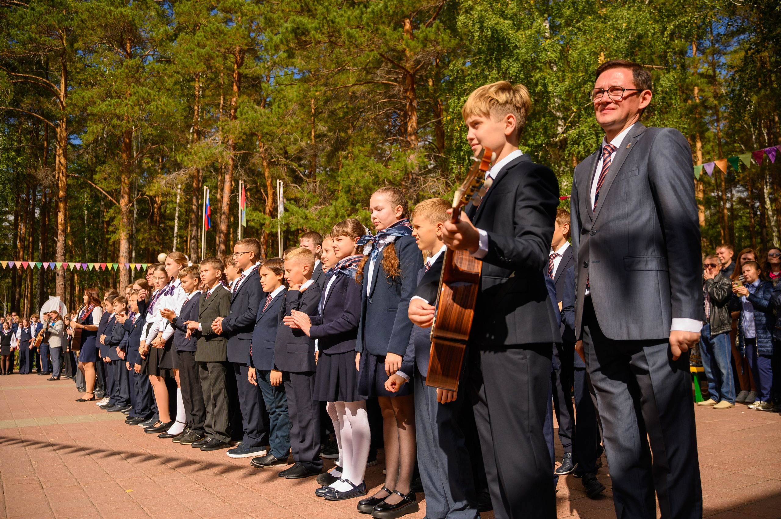 1 сентября линейка ФМШ. Фотограф новорожденных, семейный детский в Тюмени Татьяна Морозова