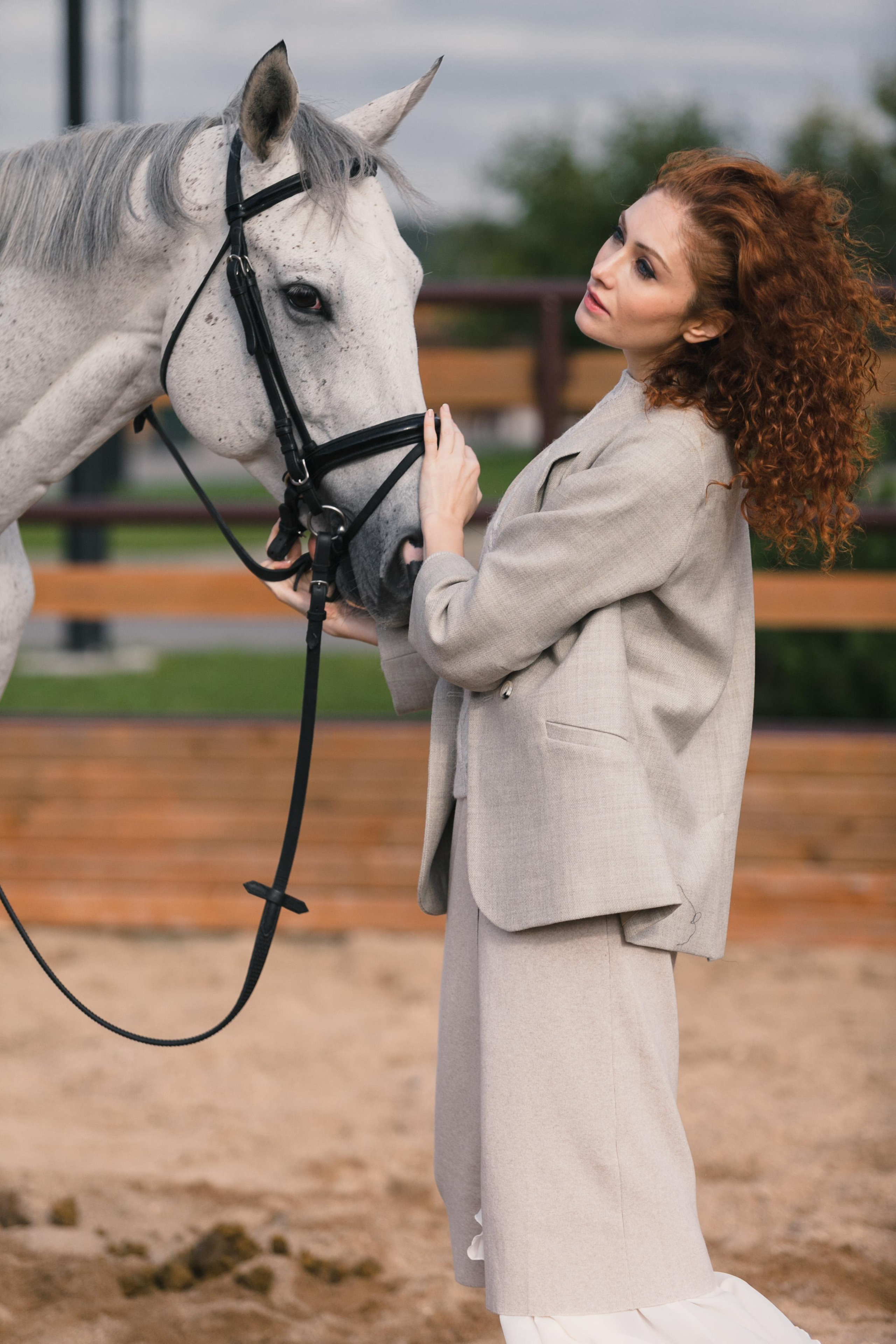 Съемка лукбука для бренда верхней одежды в Москве. Фотограф Продюсер в горах КБР / Москва  Нальчик Горы