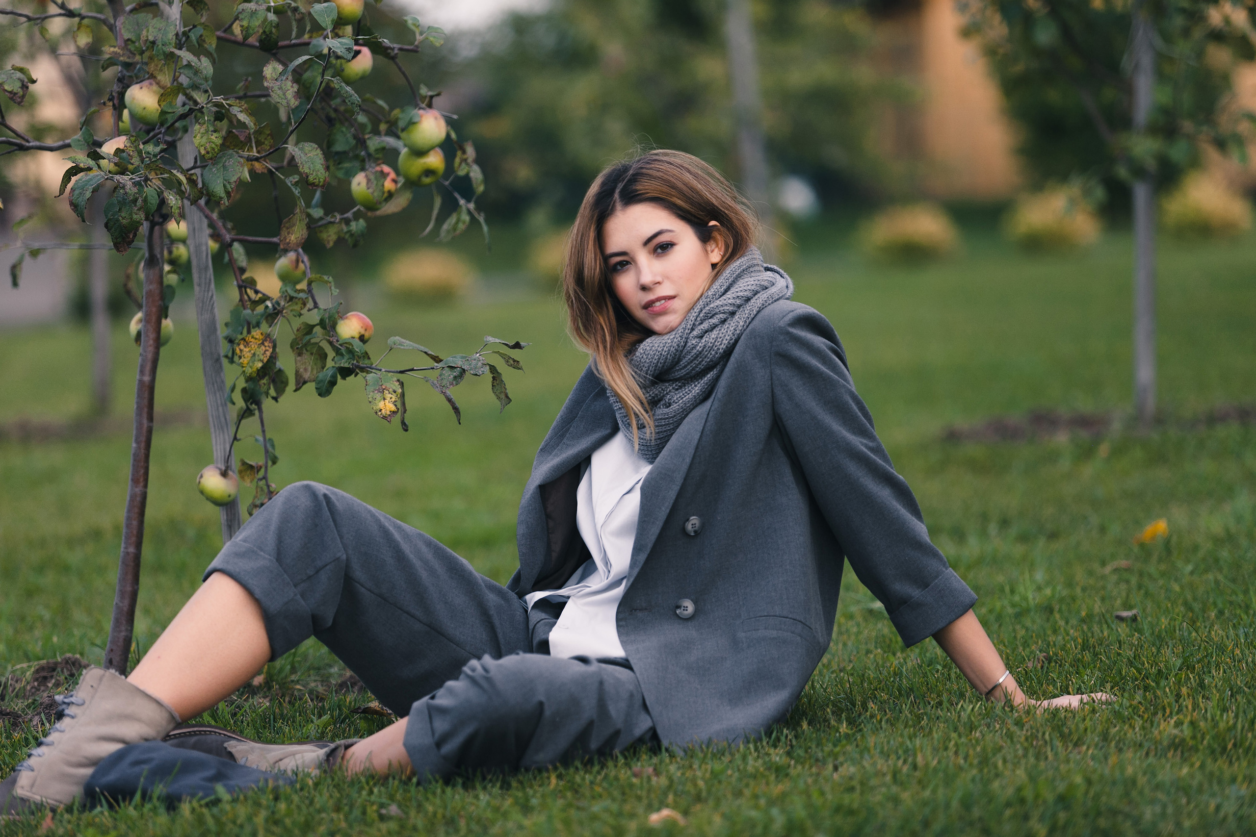 Съемка лукбука для бренда верхней одежды в Москве. Фотограф Продюсер в горах КБР / Москва  Нальчик Горы