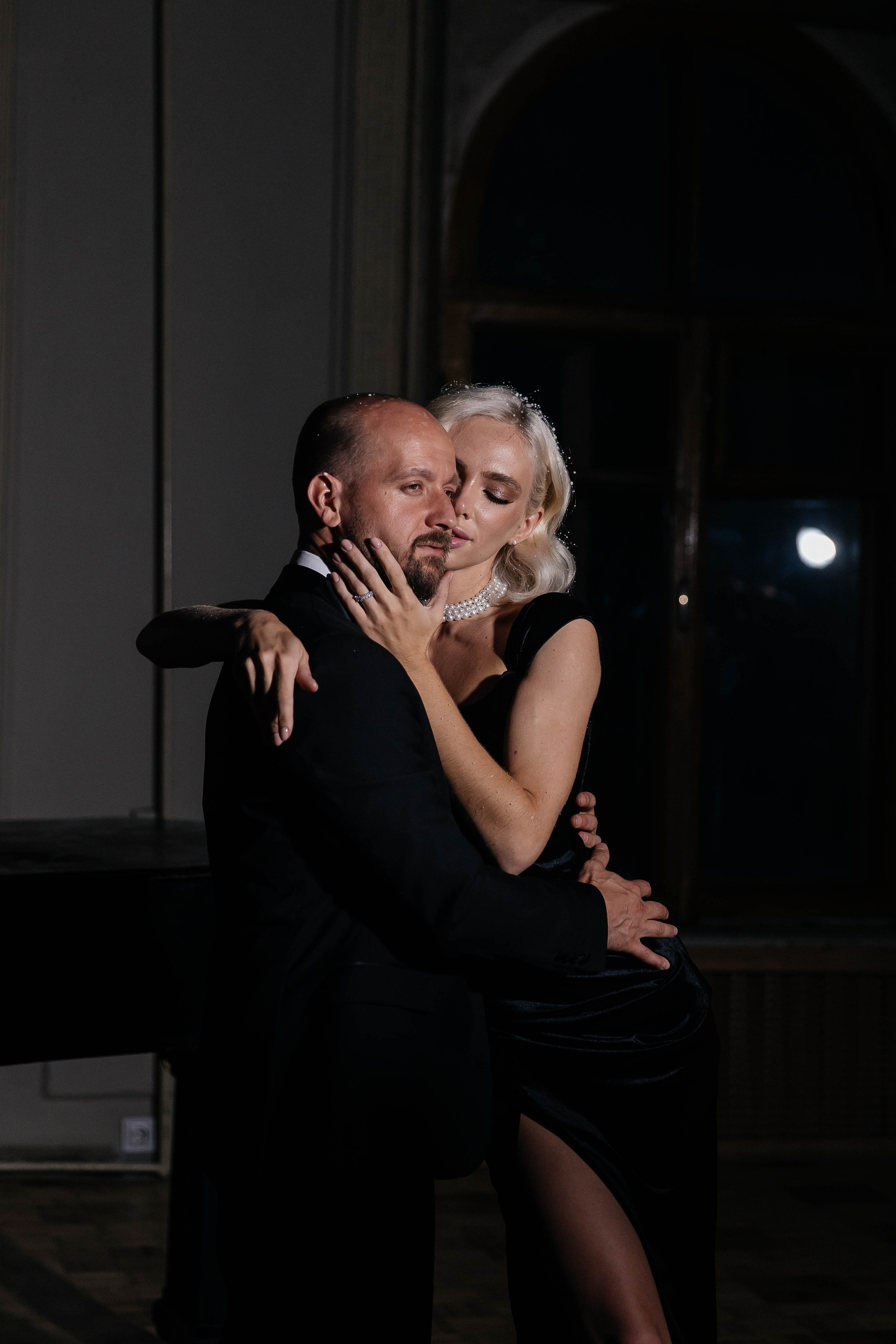 Ночная съемка в усадьбе. Фотограф индивидуальных женских портретов и LOVEstory в Москве