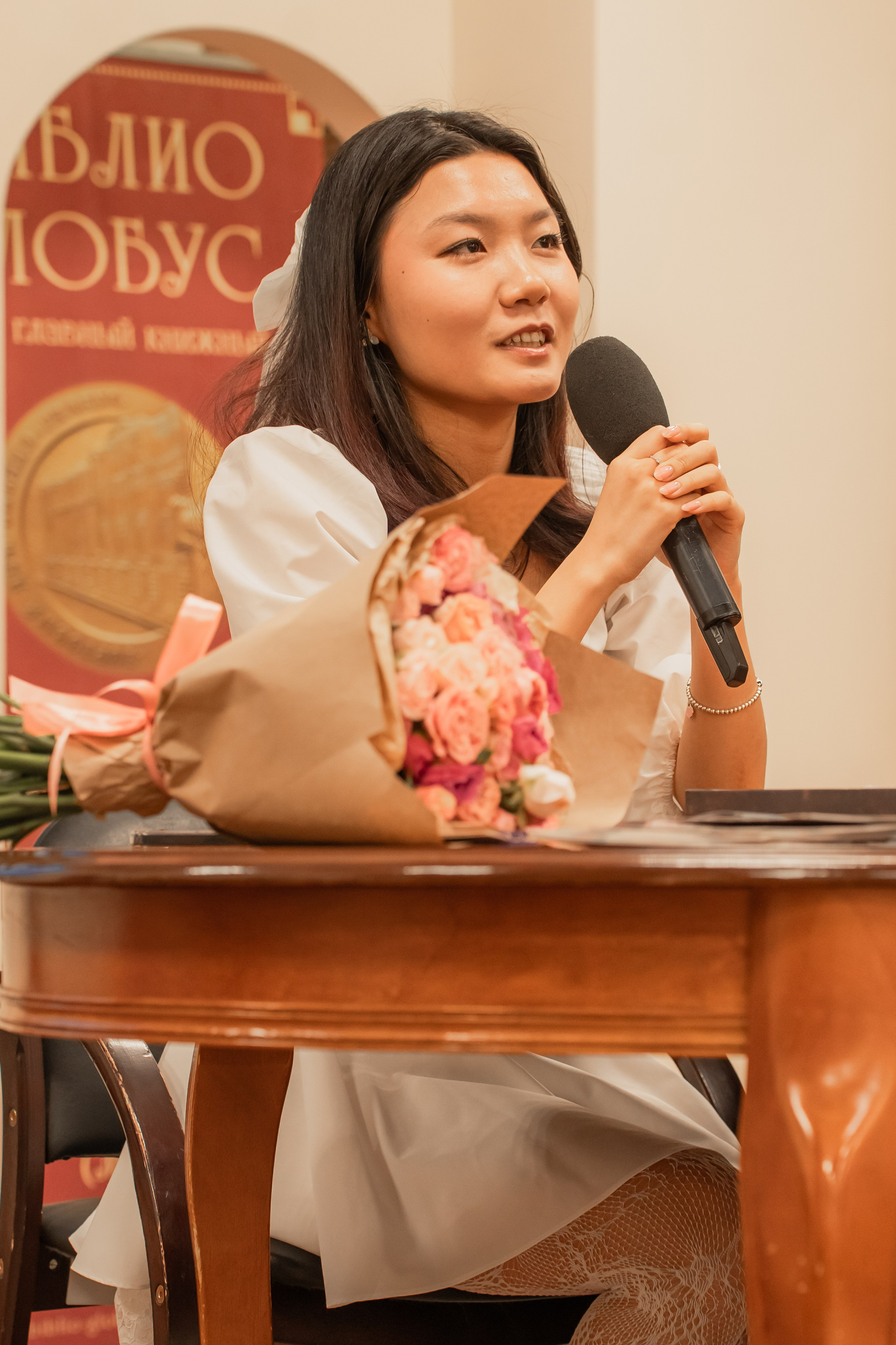 Презентация книги «Человек за бортом», автор София Цой. Репортажный фотограф Анастасия Рубцова