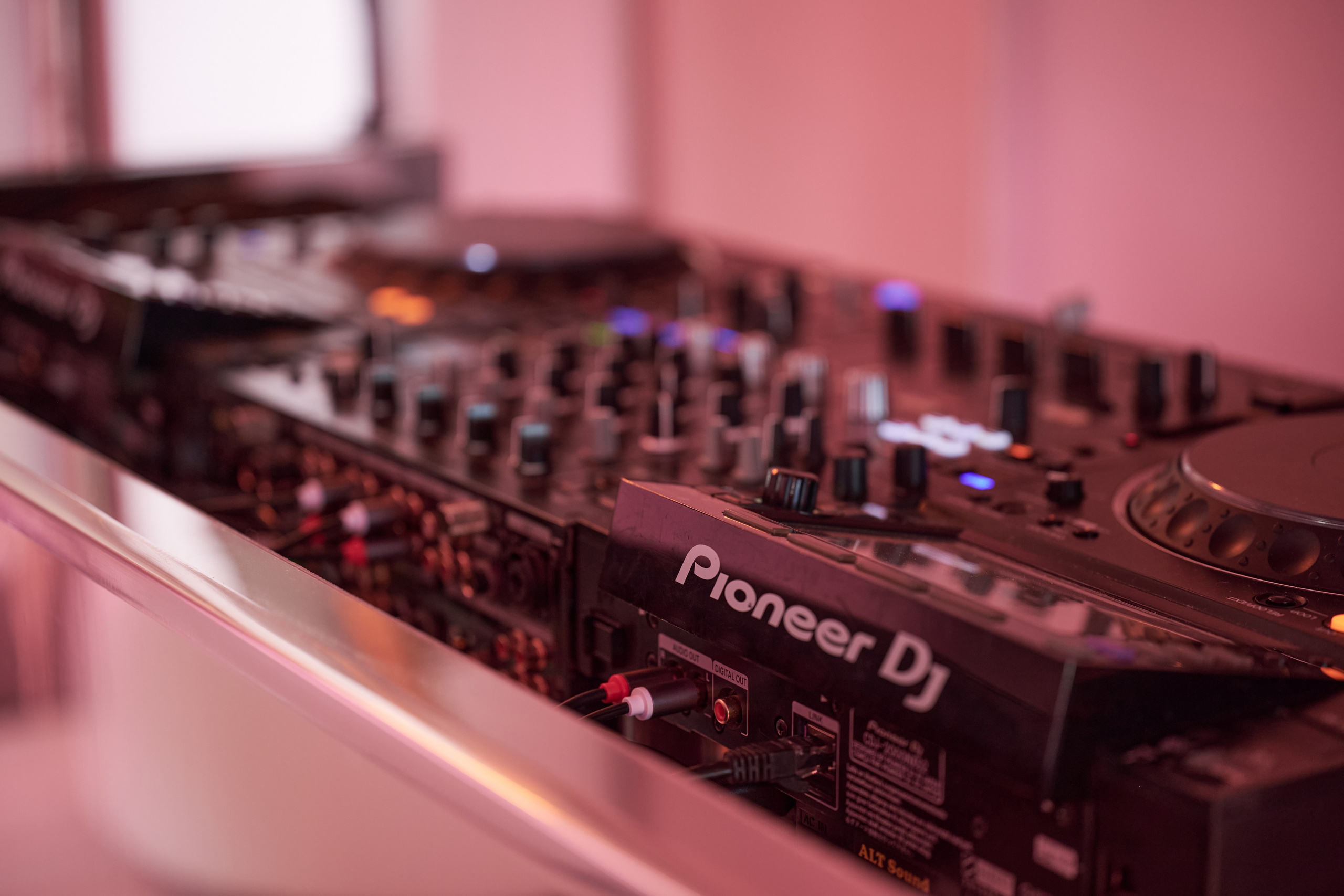 Public Talk. Nadi Valiyeva | Fashion & Art Photographer