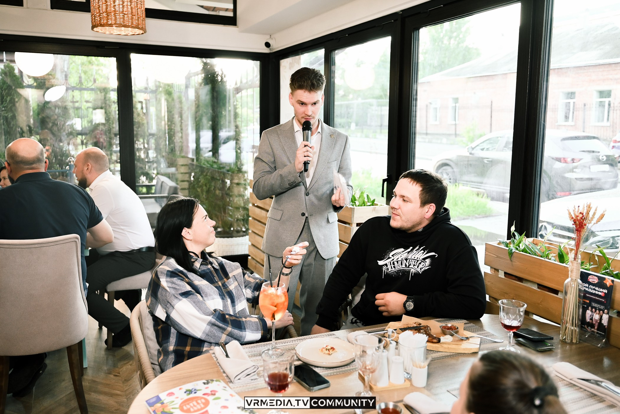 Ресторан «Volna»: Открытия летней веранды «Хочу на дачу»