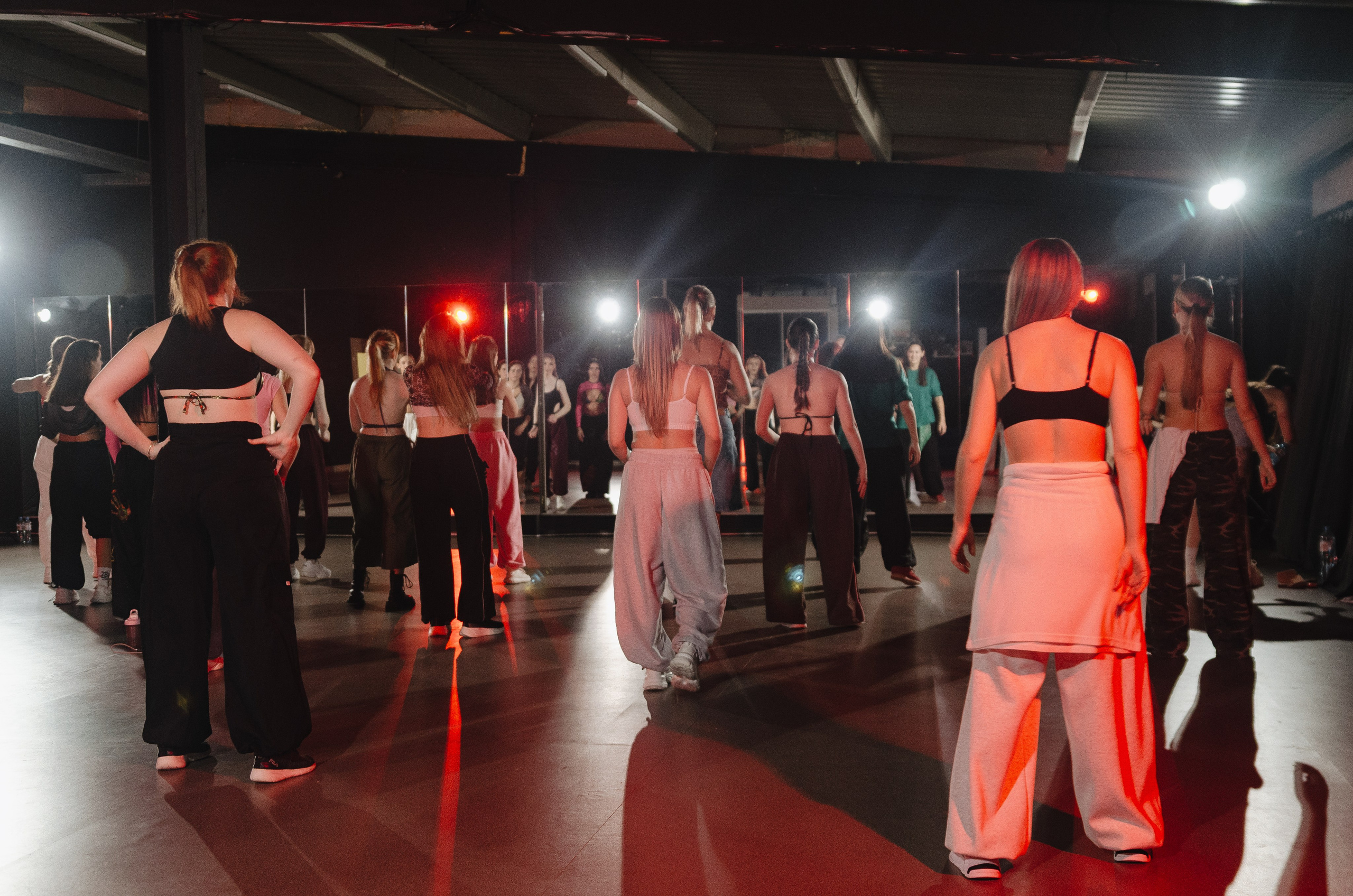 Мастер-классы по High Heels/Girly hip-hop от Оксаны ATTA. Денисова Аля — фотограф для парных съемок и индивидуальных историй в Барнауле