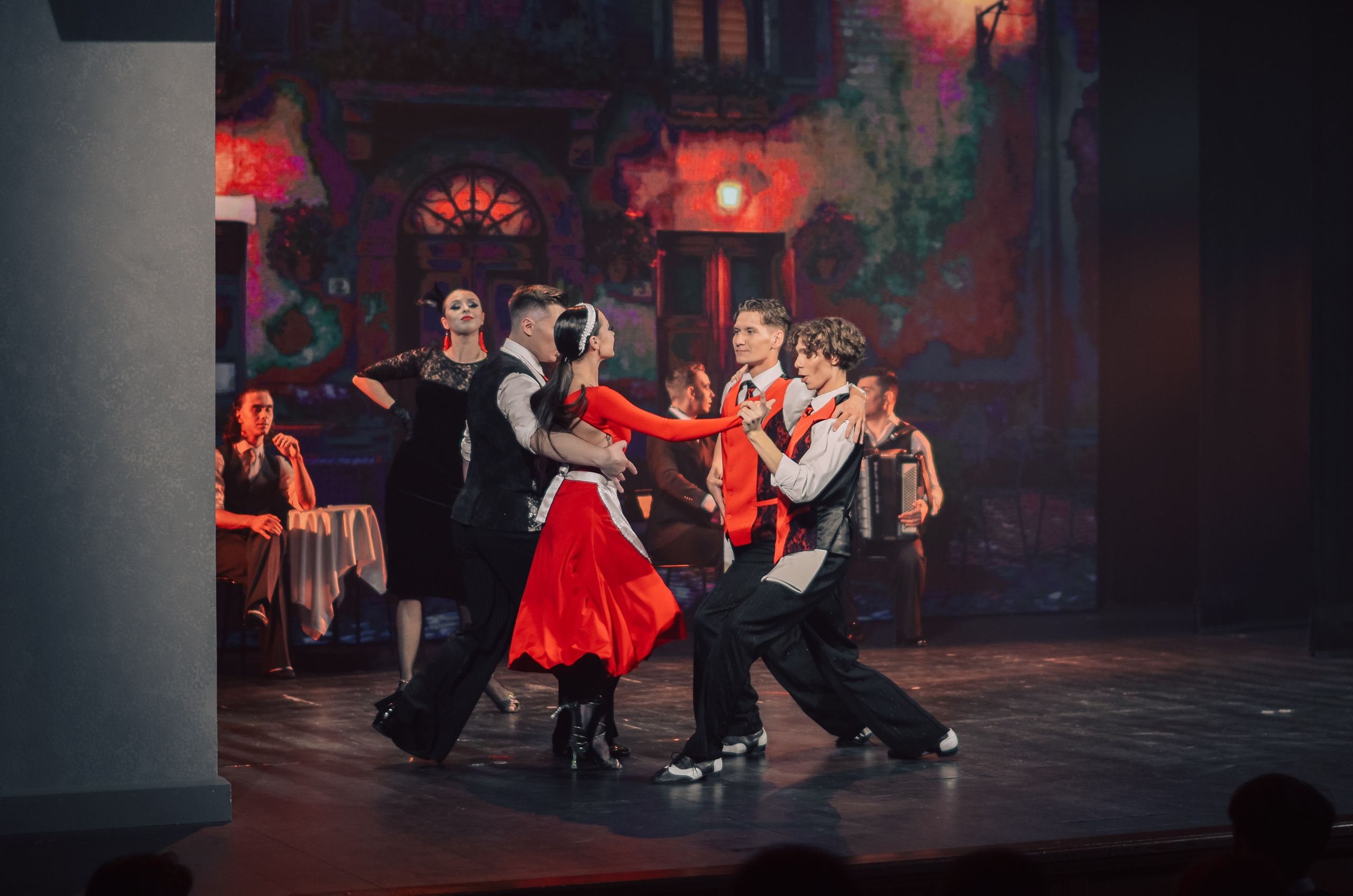 Фоторепортаж танцевального мероприятия. Денисова Аля — фотограф для парных съемок и индивидуальных историй в Барнауле