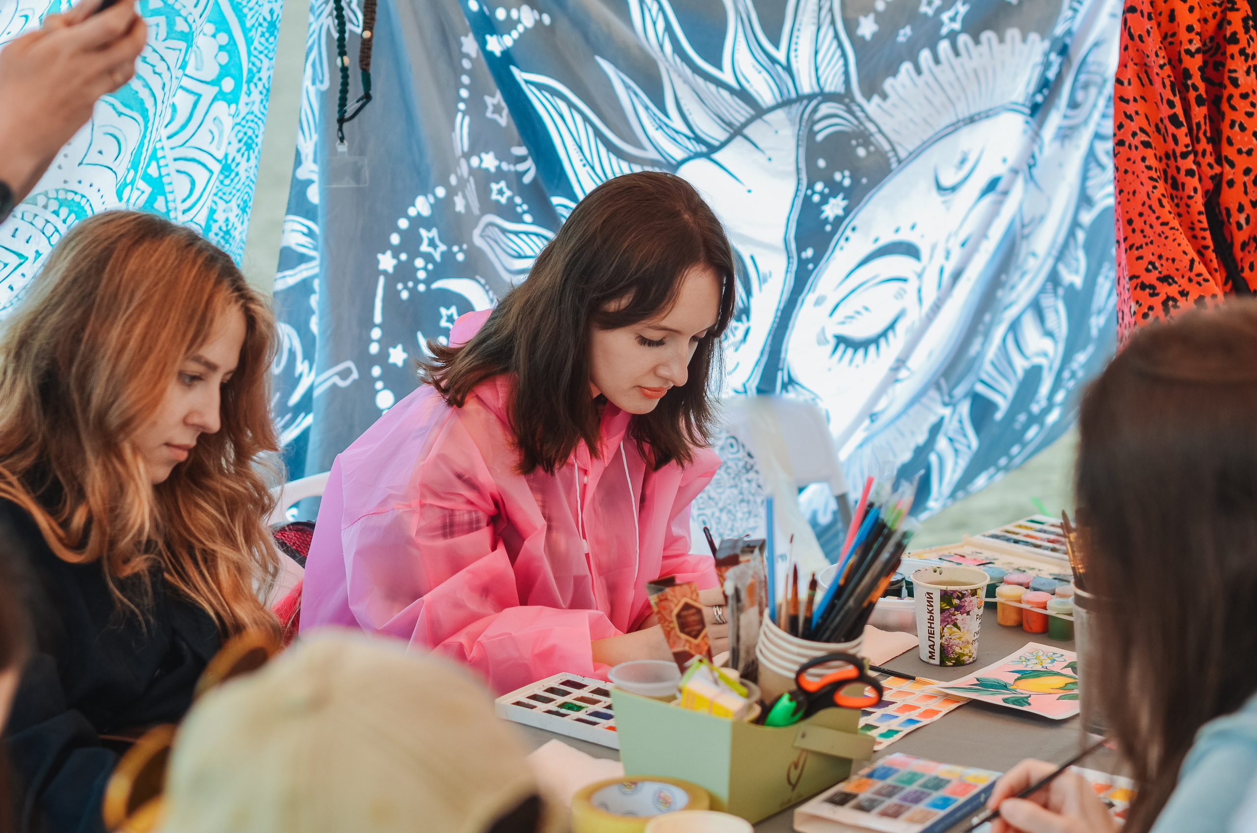 Фестиваль «Грань» 2025. Спортивная площадка. Денисова Аля — фотограф для парных съемок и индивидуальных историй в Барнауле