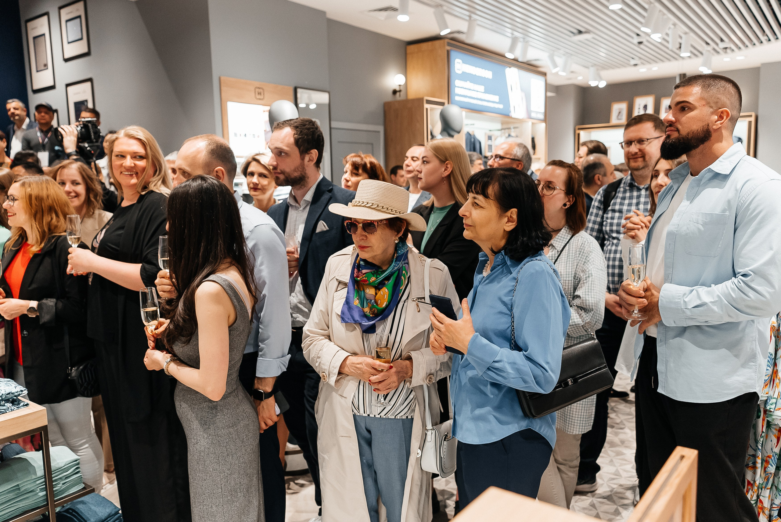 Henderson. Павел Краснов — Свадебный и репортажный фотограф в Москве