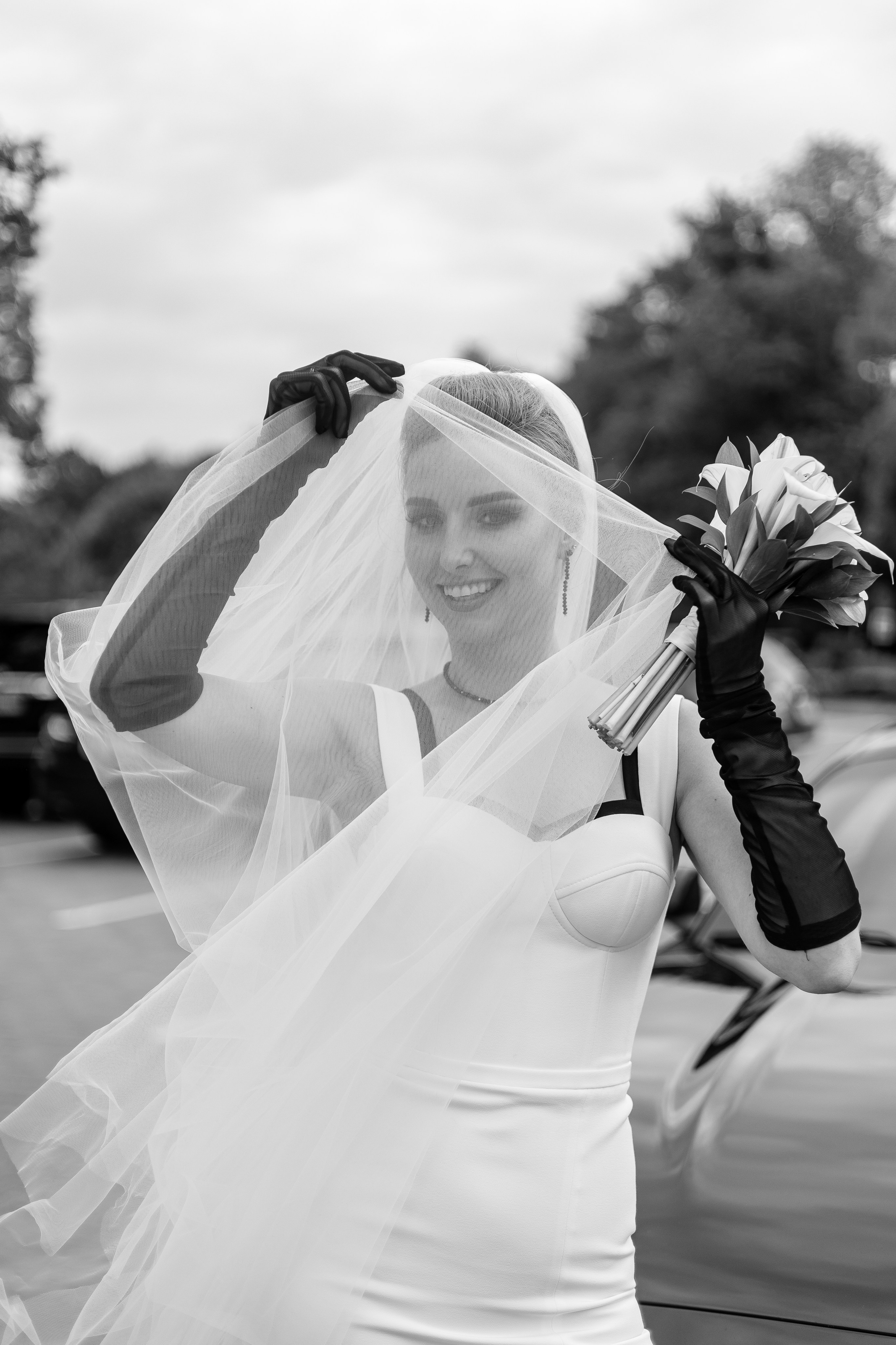 Евгений Саранцев, президент мотоклуба «Garage 13 MCC» и прекрасная Ирина. Фотограф Елена Медок Калининград