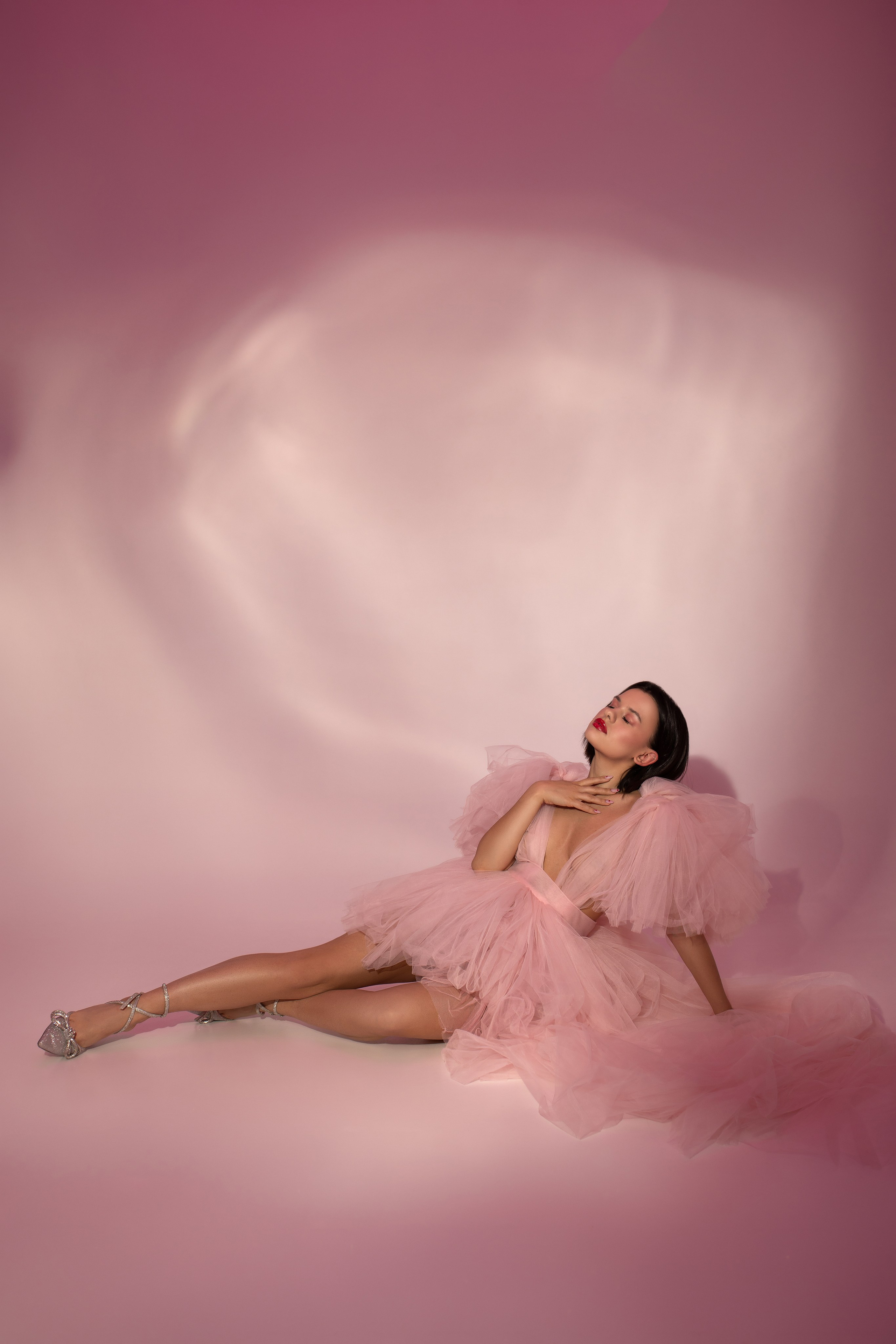 Цветной свет и фигуры. Фотограф Минск