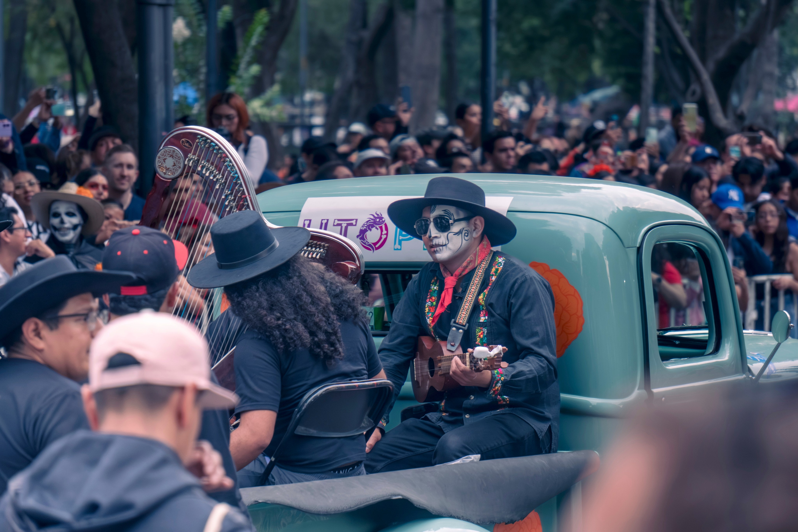 Day of the Dead. Ofrenda & Parade. CDMX Photography | Alex Klenin| Portrait & Event Photographer