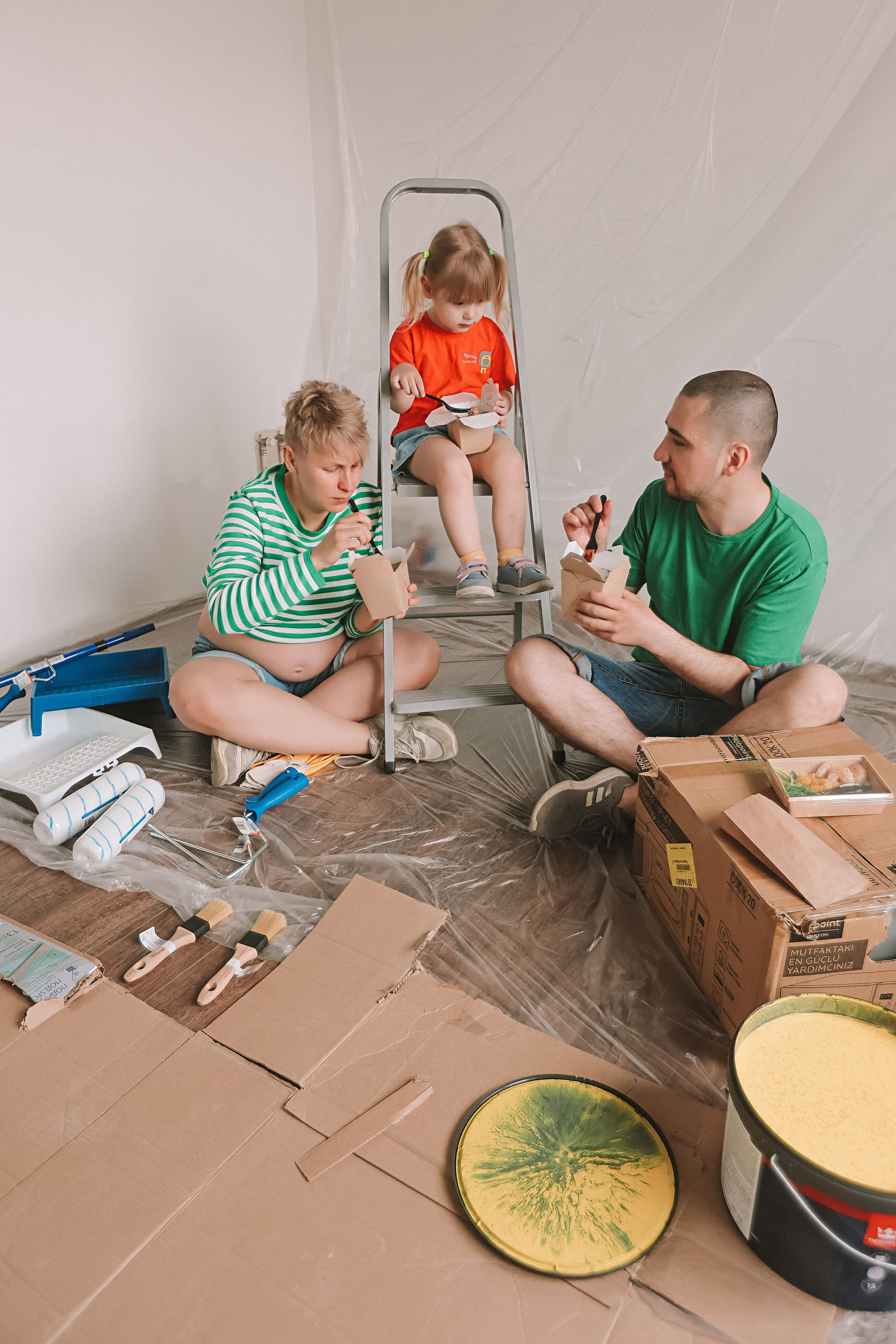 Ремонт. Семейный фотограф Тюмень, фотограф на роды Салмина Мария