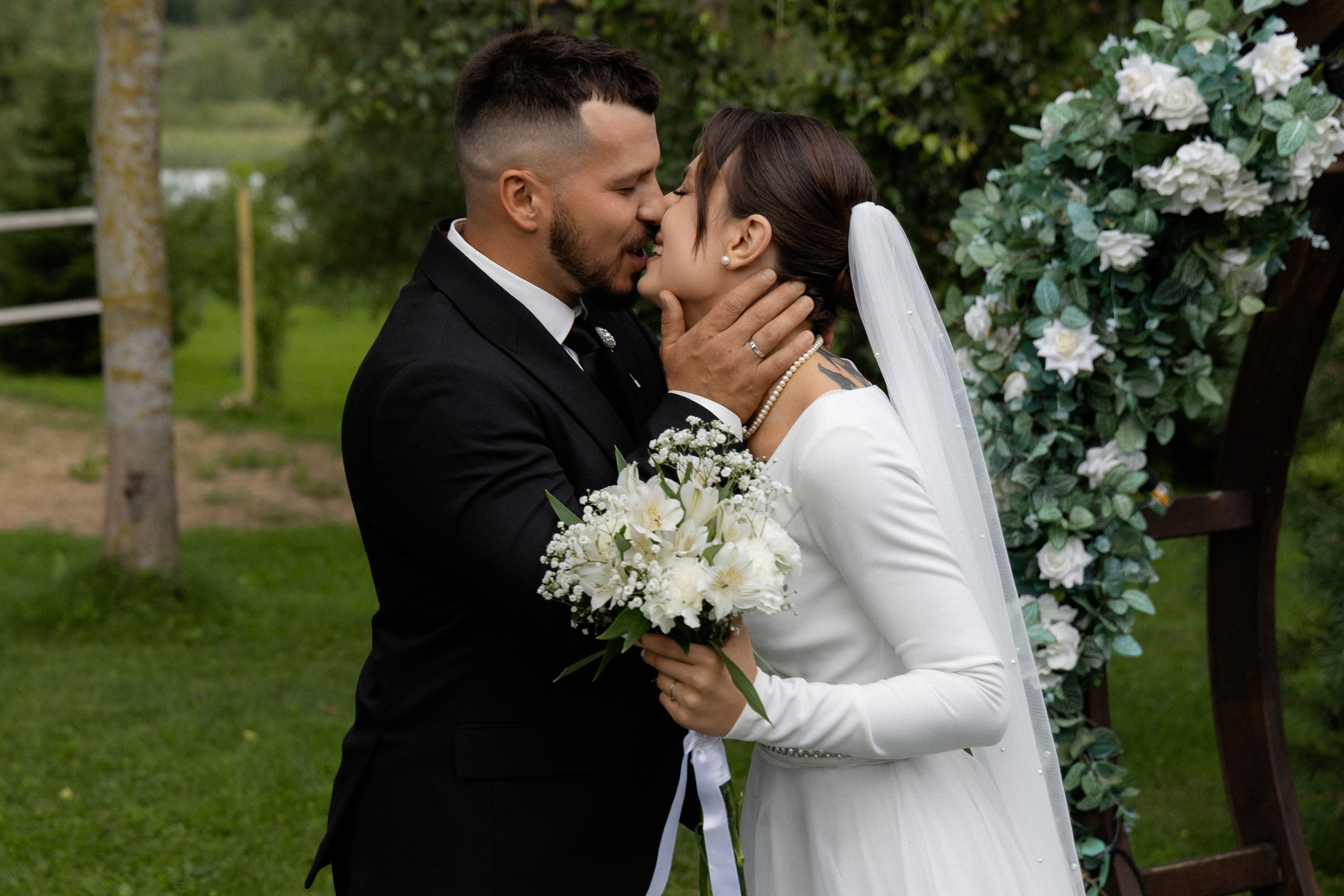 Свадебная фотосессия в агроусадьбе Лабодянка в Минске. Свадебный фотограф в Минске/Беларуси Сергей Спиридонов