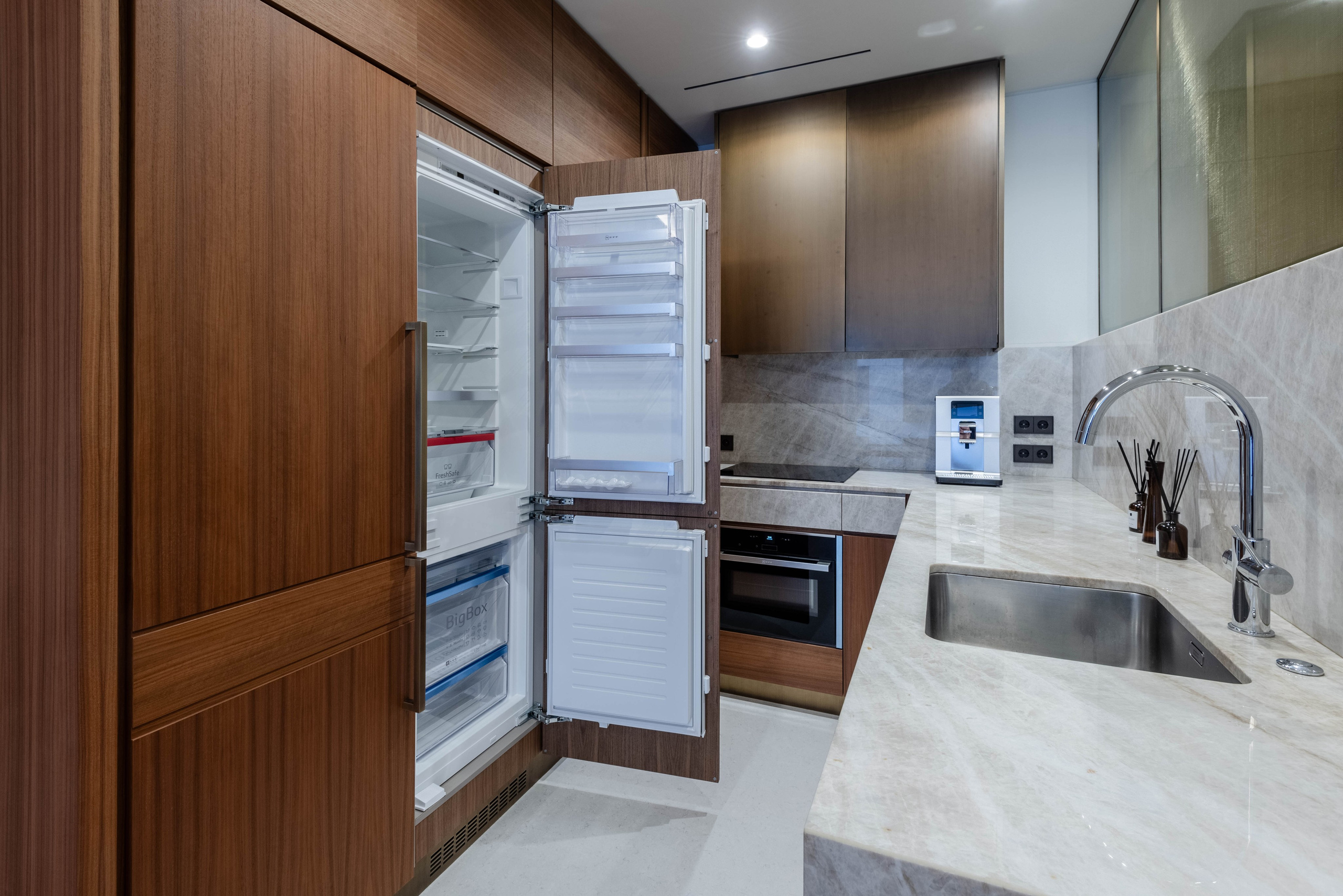 Интерьерное фото объекта недвижимости. Интерьерный фотограф Александр Плотников