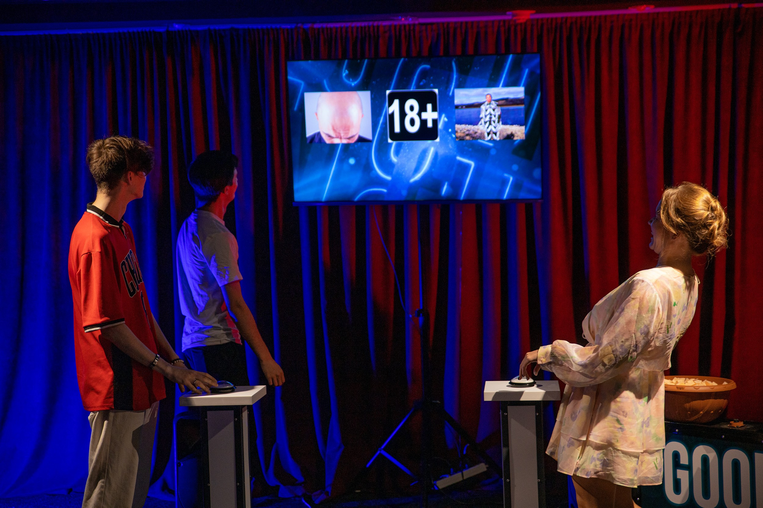 Игра в Good night. Фотограф Тюмень