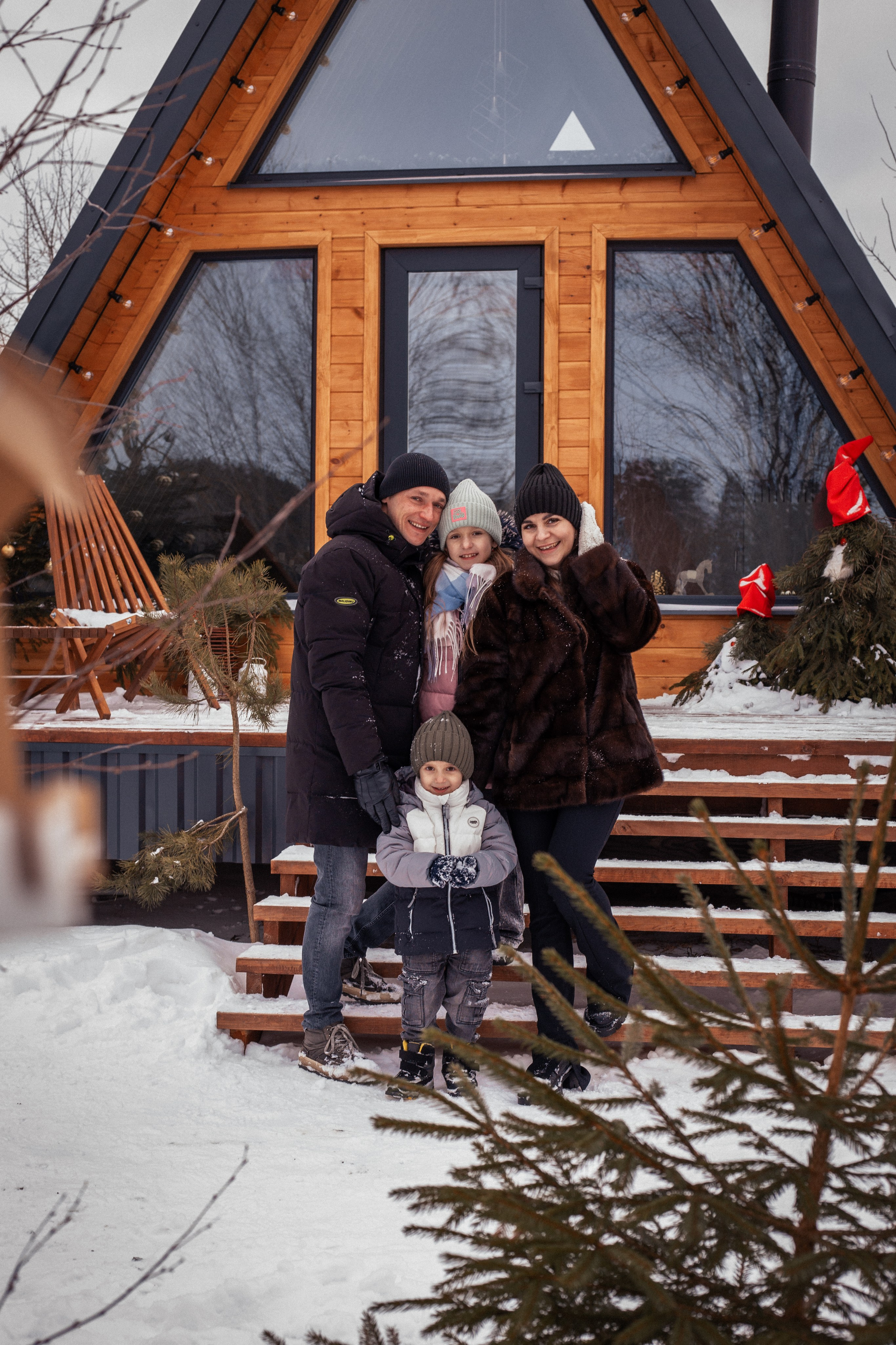 Мария с семьёй