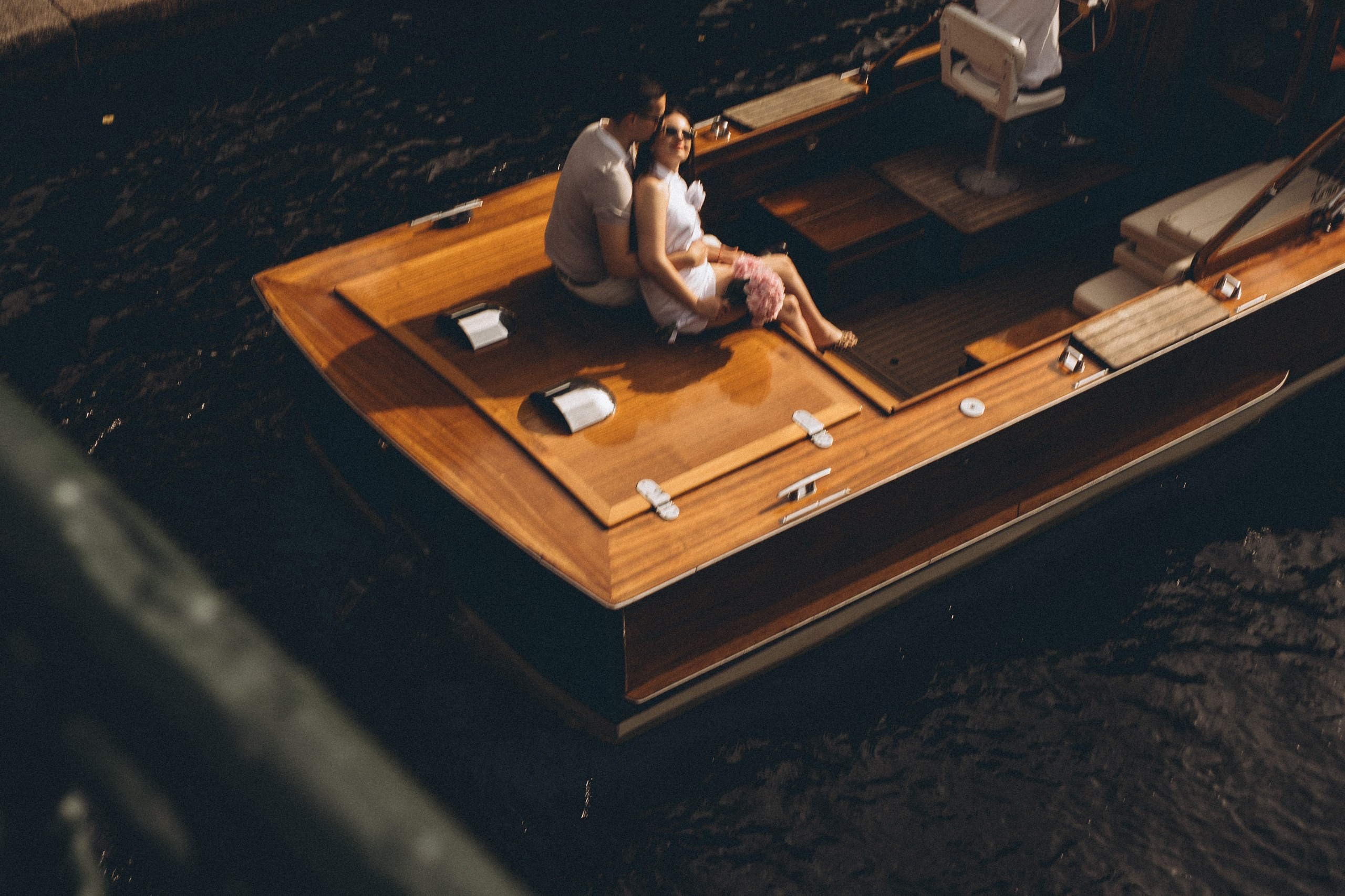 СВАДЕНБНАЯ СЬЕМКА НА КАТЕРЕ ПО КАНАЛАМ САНКТ-ПЕТЕРБУРГА И В АКВАТОРИИ НЕВЫ. Профессиональный фотограф, Санкт-Петербург — Виктория Богомолова