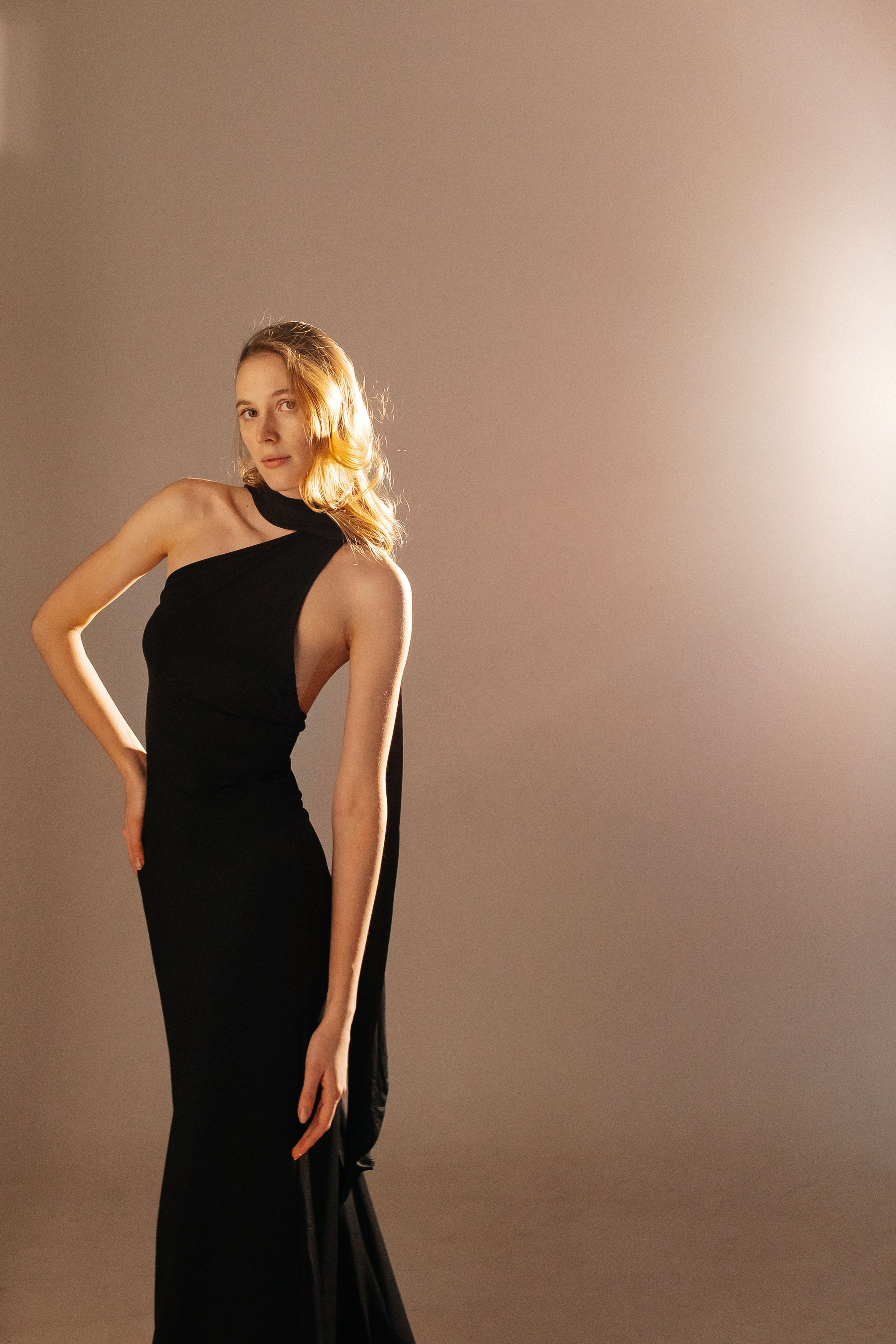 Индивидуальная фотосъемка в фотостудии Нижнего Новгорода. Свадебный фотограф и фотограф Love-Store в Нижнем Новгороде Анастасия