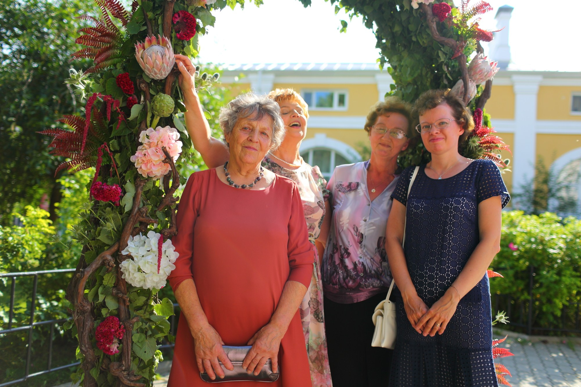 Выездная регистрация в красивом месте в Ярославле. Свадебный и репортажный фотограф в Ярославле и Санкт-Петербурге Роман Микрюков