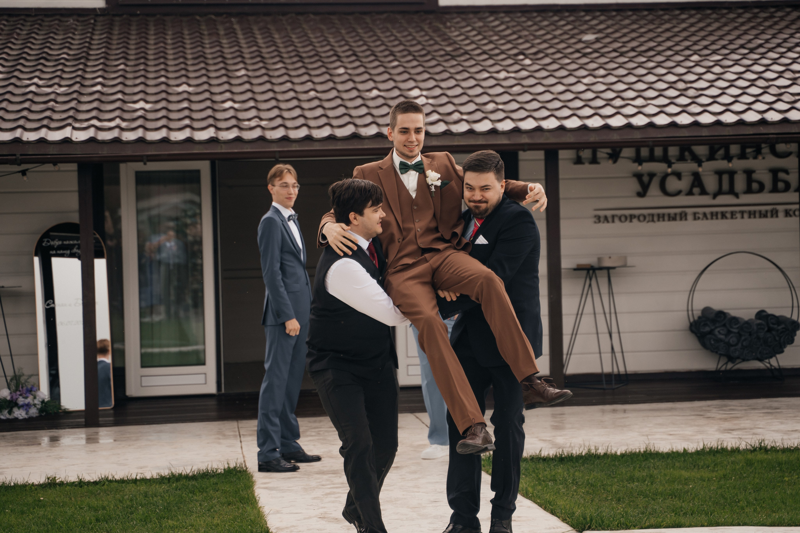 Wedding «Laugh and cry». Свадебные фотограф и видеограф Наталья и Анатолий Новиковы СПб