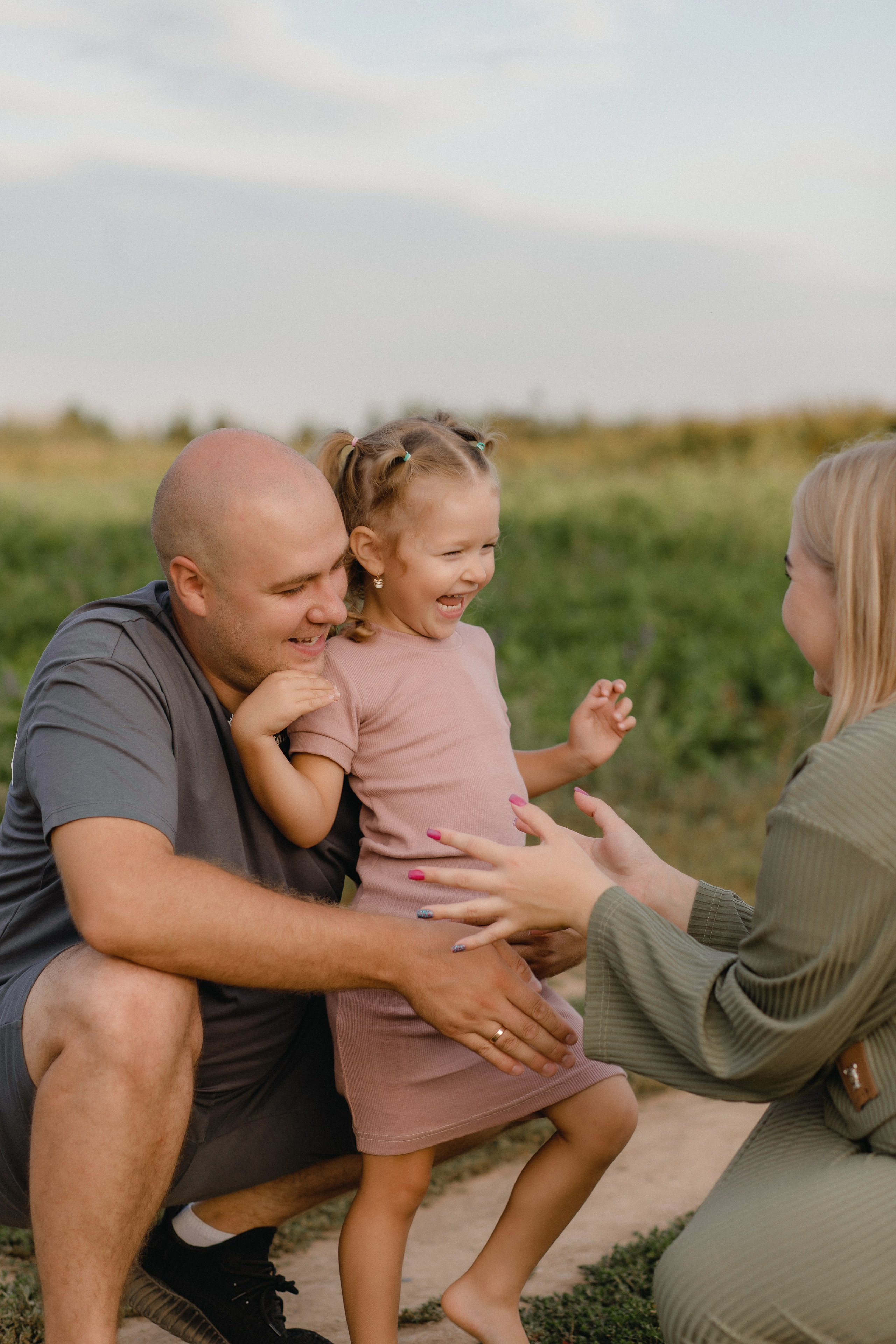 Аня, Вадим и Ева. Главная