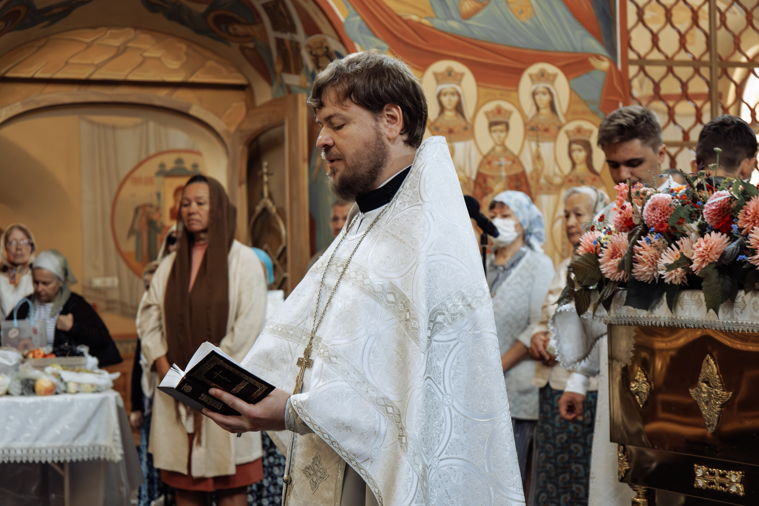 Божественная литургия в Праздник Преображения Господня, 19 августа 2026. Семейный и церковный фотограф в Иркутске НАТАЛЬЯ УСОЛЬЦЕВА