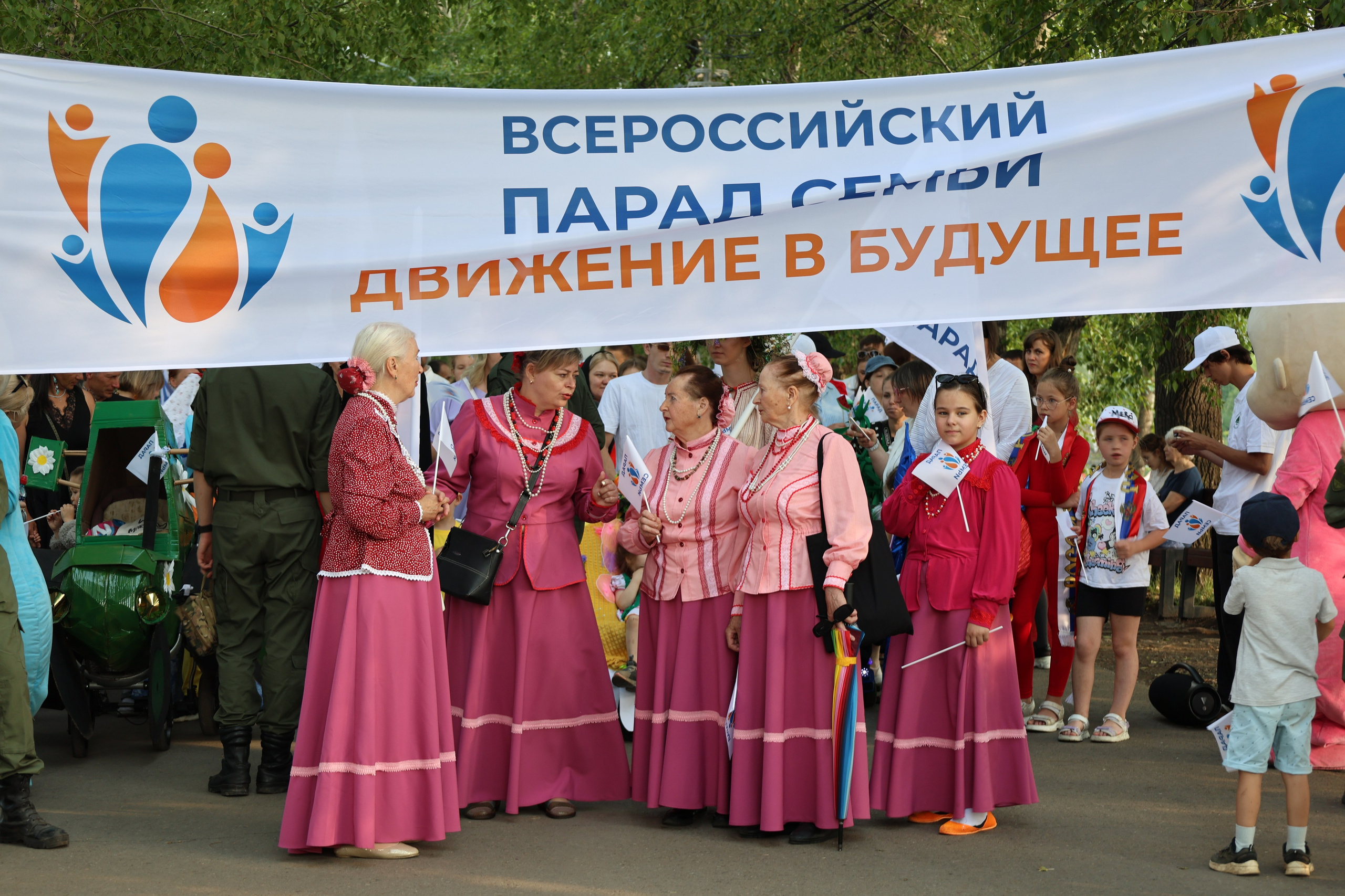 Парад семей, 9 июля 2026. Семейный и церковный фотограф в Иркутске НАТАЛЬЯ УСОЛЬЦЕВА