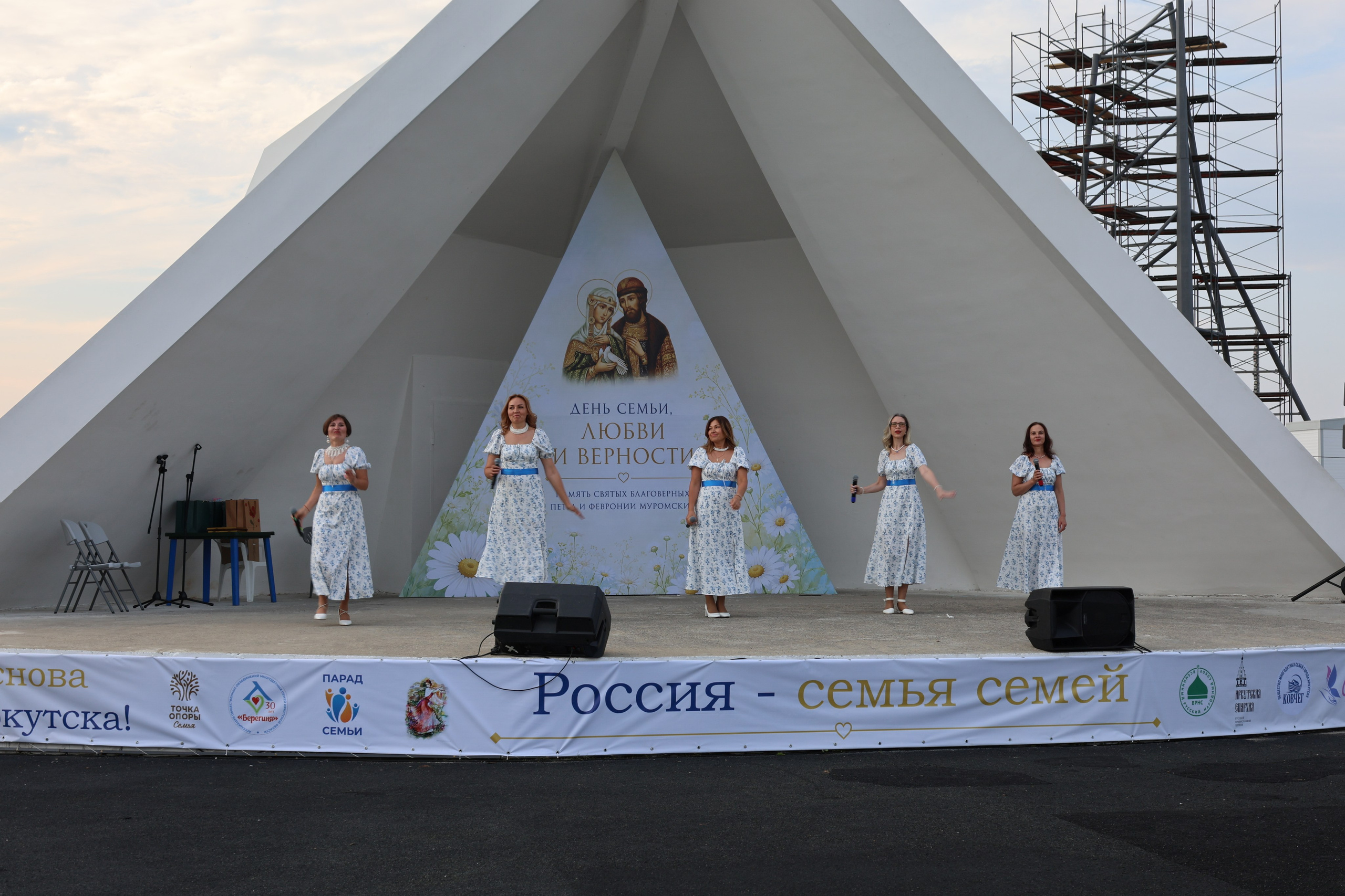 Парад семей, 9 июля 2026. Семейный и церковный фотограф в Иркутске НАТАЛЬЯ УСОЛЬЦЕВА