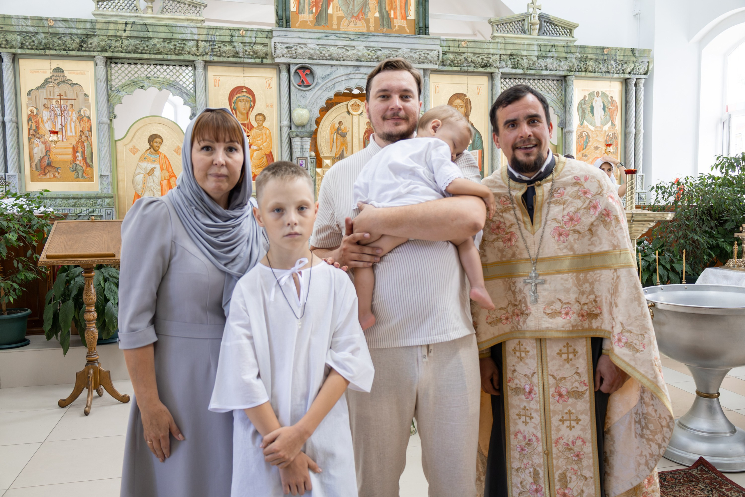 Святое Таинство Крещения Веры, Надежды и Владимира. Семейный и церковный фотограф в Иркутске НАТАЛЬЯ УСОЛЬЦЕВА