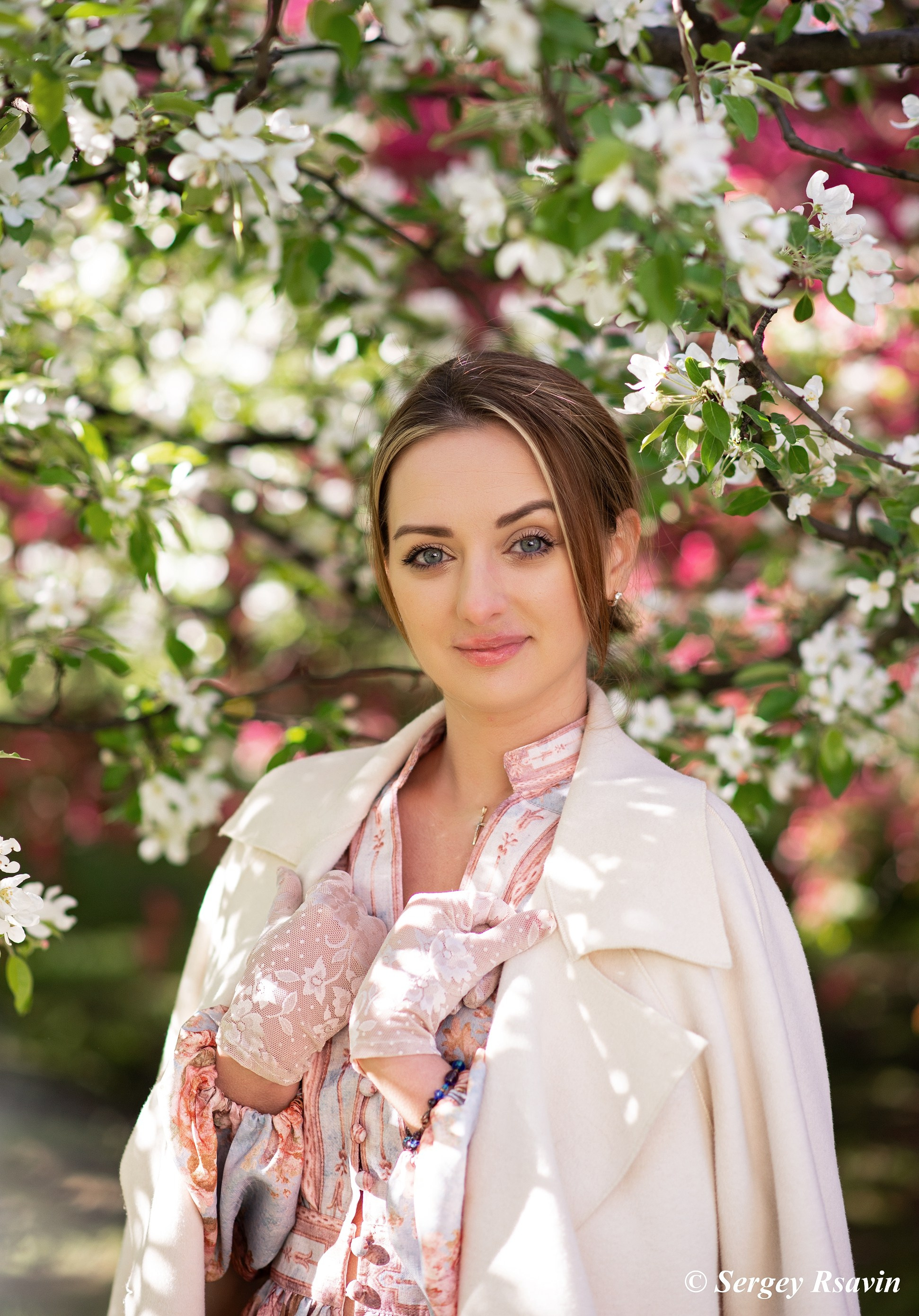 В яблоневом саду. Фотограф в Москве Сергей Рсавин