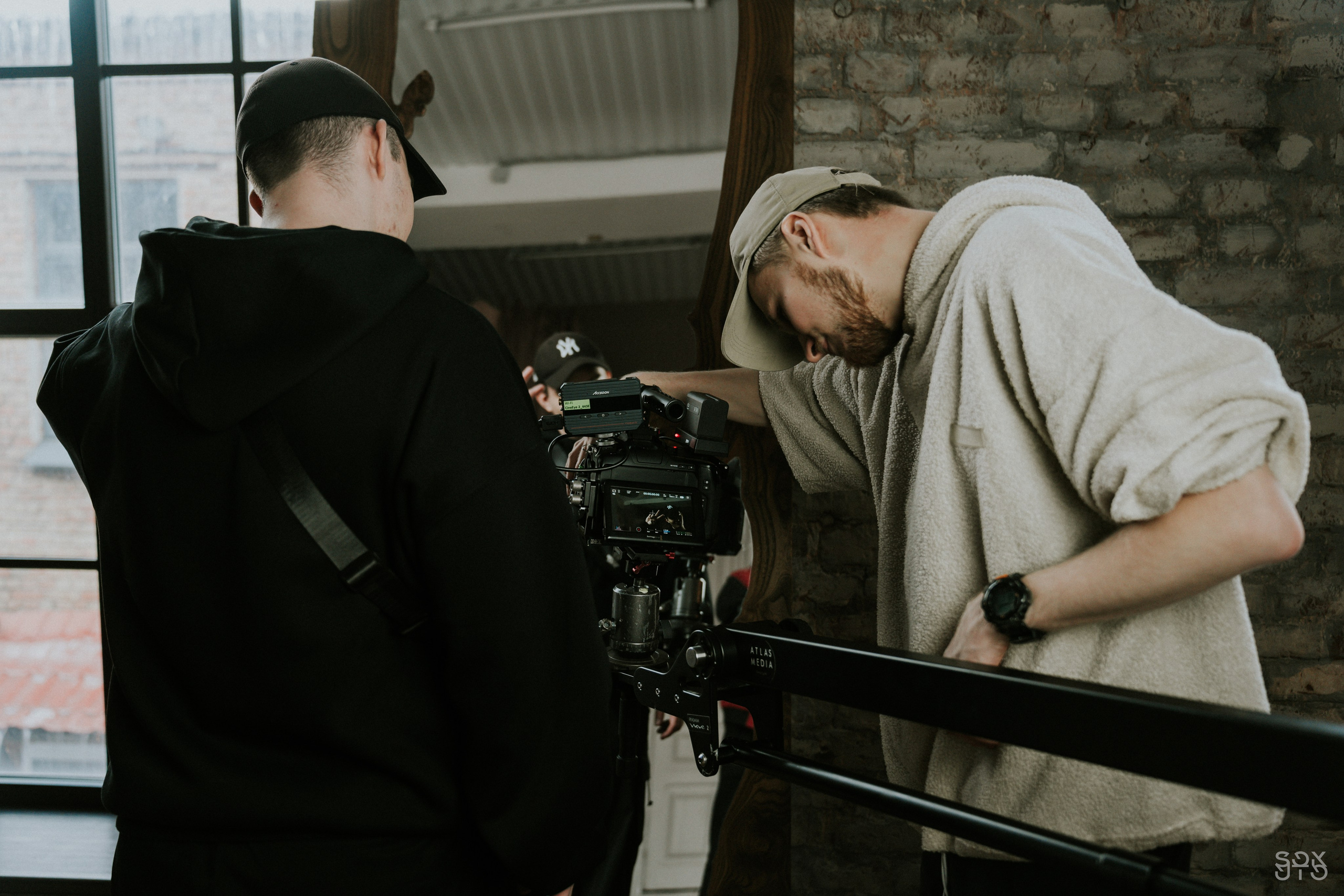 Видеопродакшн BACKED ROLL