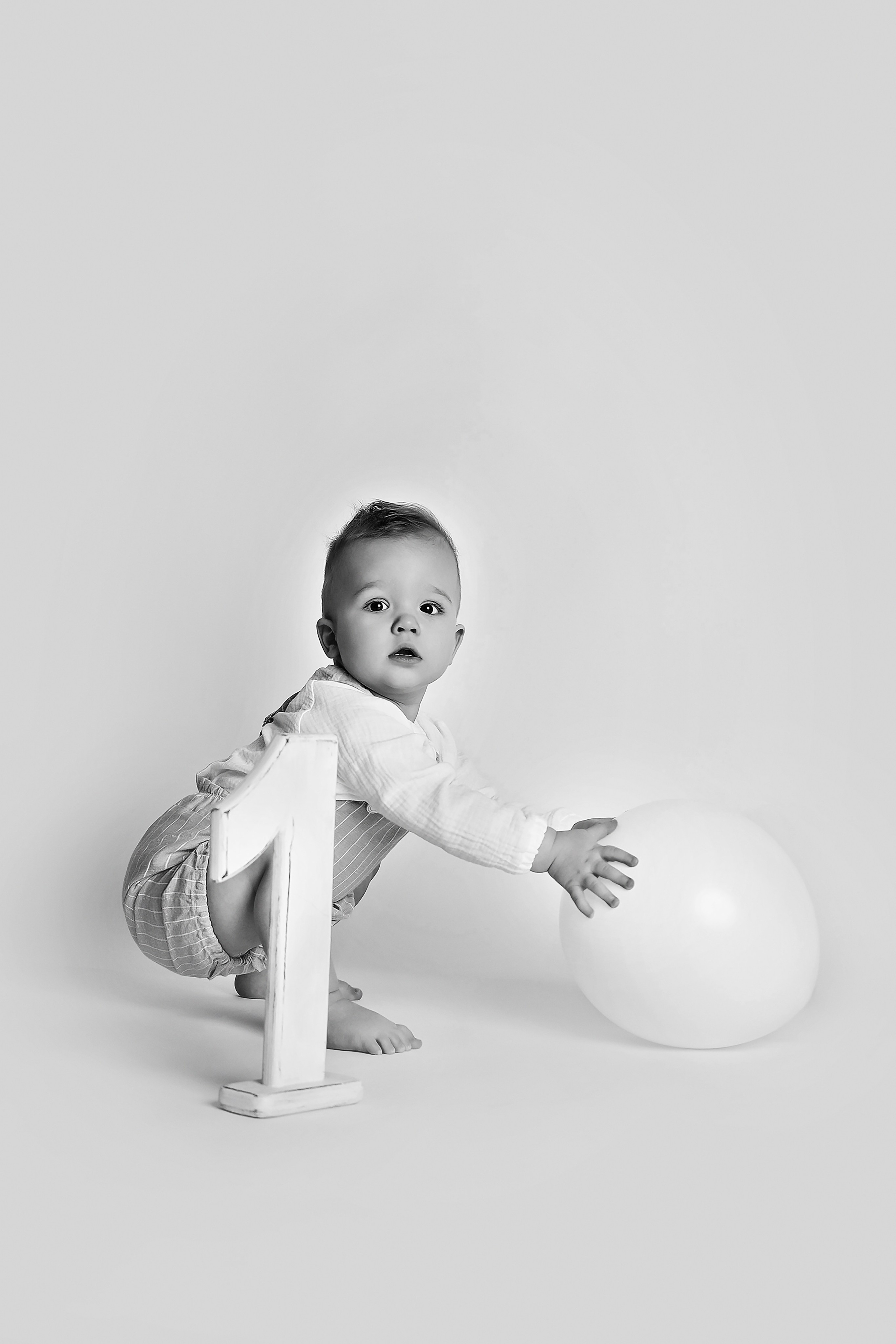 ФОТОСЕССИЯ ПЕРВОГО ГОДИКА для мальчика в стиле МИНИМАЛИЗМ. Фотограф новорожденных беременных в Тюмени Ткачук Татьяна