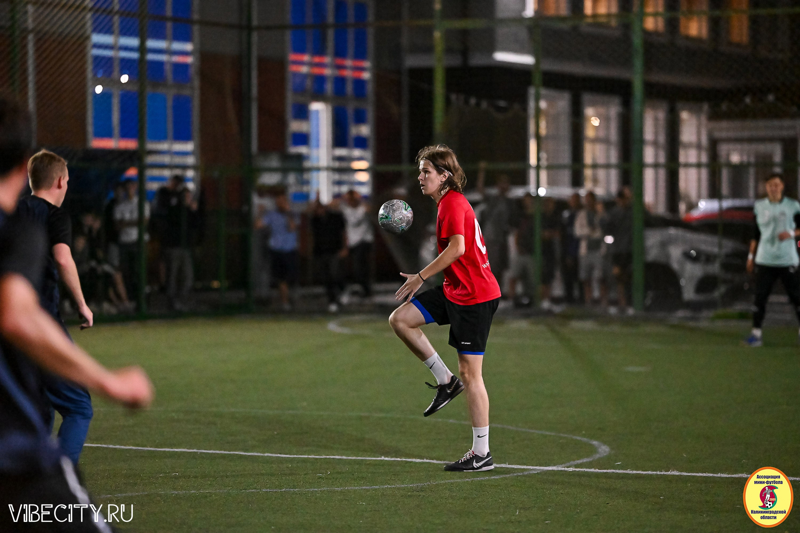 ФИНАЛЬНЫЕ ИГРЫ КУБКА МИНИ-ФУТБОЛЬНОЙ ЛИГИ И КУБКА КОРПОРАТИВНОЙ МФЛ 2025. VIBECITY.RU Вайб Сити Ру Фоторепортажи Фотоотчеты Калининград