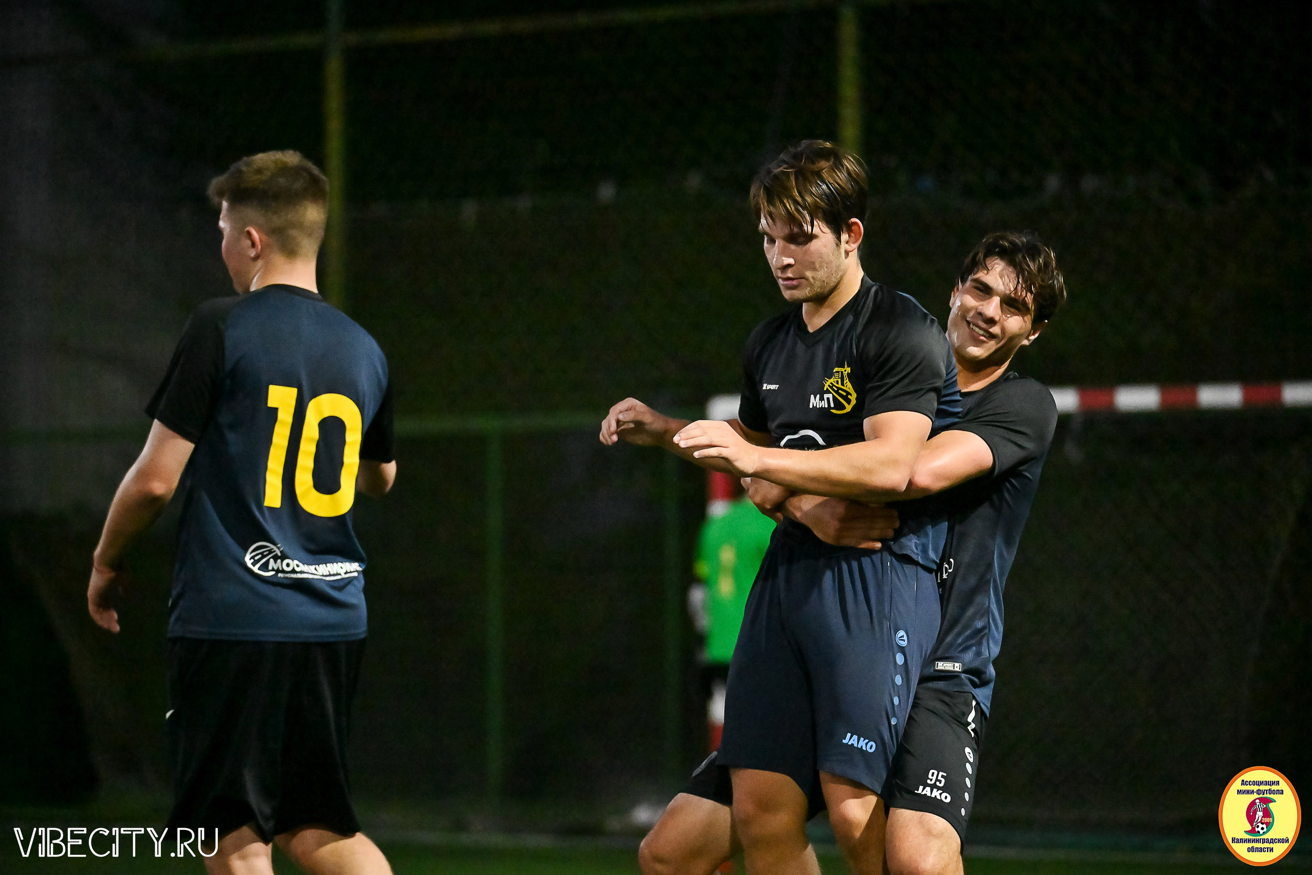 ФИНАЛЬНЫЕ ИГРЫ КУБКА МИНИ-ФУТБОЛЬНОЙ ЛИГИ И КУБКА КОРПОРАТИВНОЙ МФЛ 2025. VIBECITY.RU Вайб Сити Ру Фоторепортажи Фотоотчеты Калининград